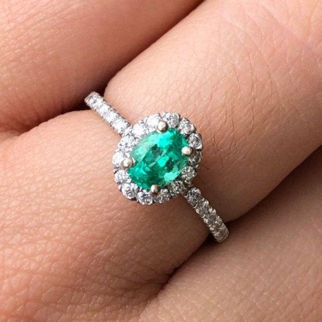 Radiant 14K Gold Ring with 1.30tcw Colombian Emerald & Diamond Halo - Classic Charm