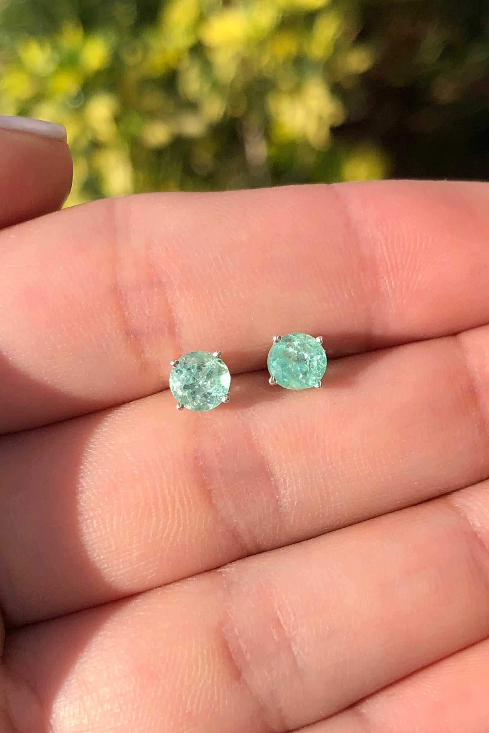 Natural Colombian Emerald Brilliant Cut Earrings 4.5mm Silver