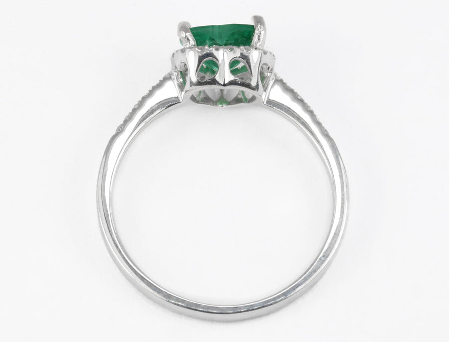 Dazzling Duo: 1.0tcw Heart Emerald & Diamond Halo Ring - Radiant 14K Gold Setting