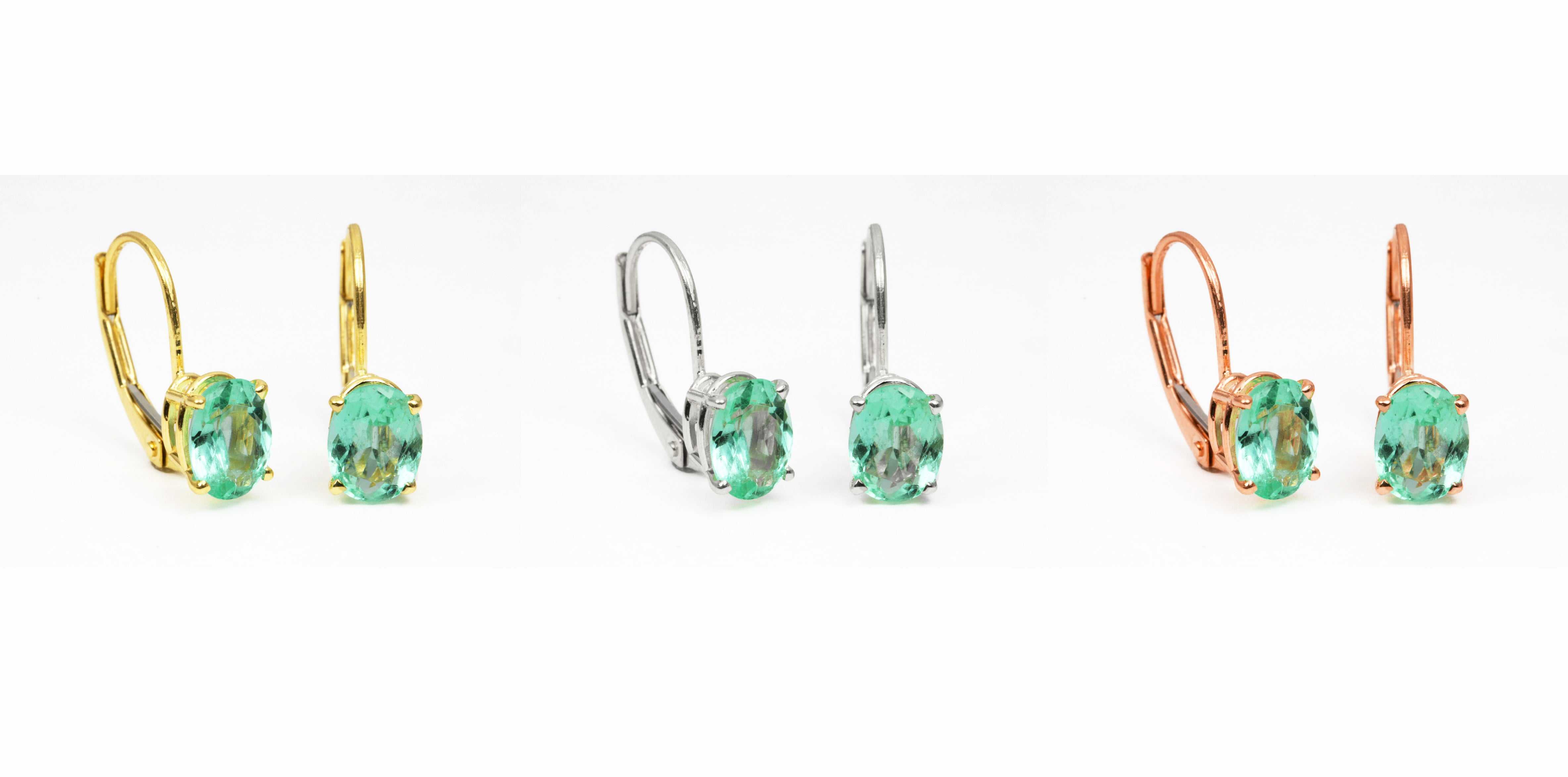 1.42カラット 鮮やかなグリーンの透明なコロンビア産エメラルド オーバルカット レバーバックイヤリング 14K