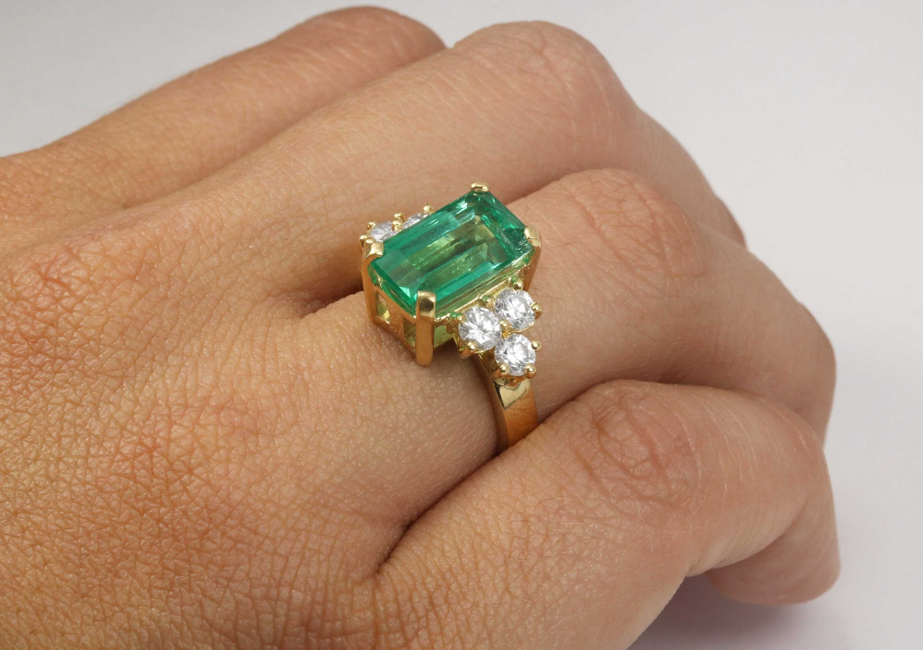 4.70tcw Elongated Emerald & Diamond Accent Ring 18K