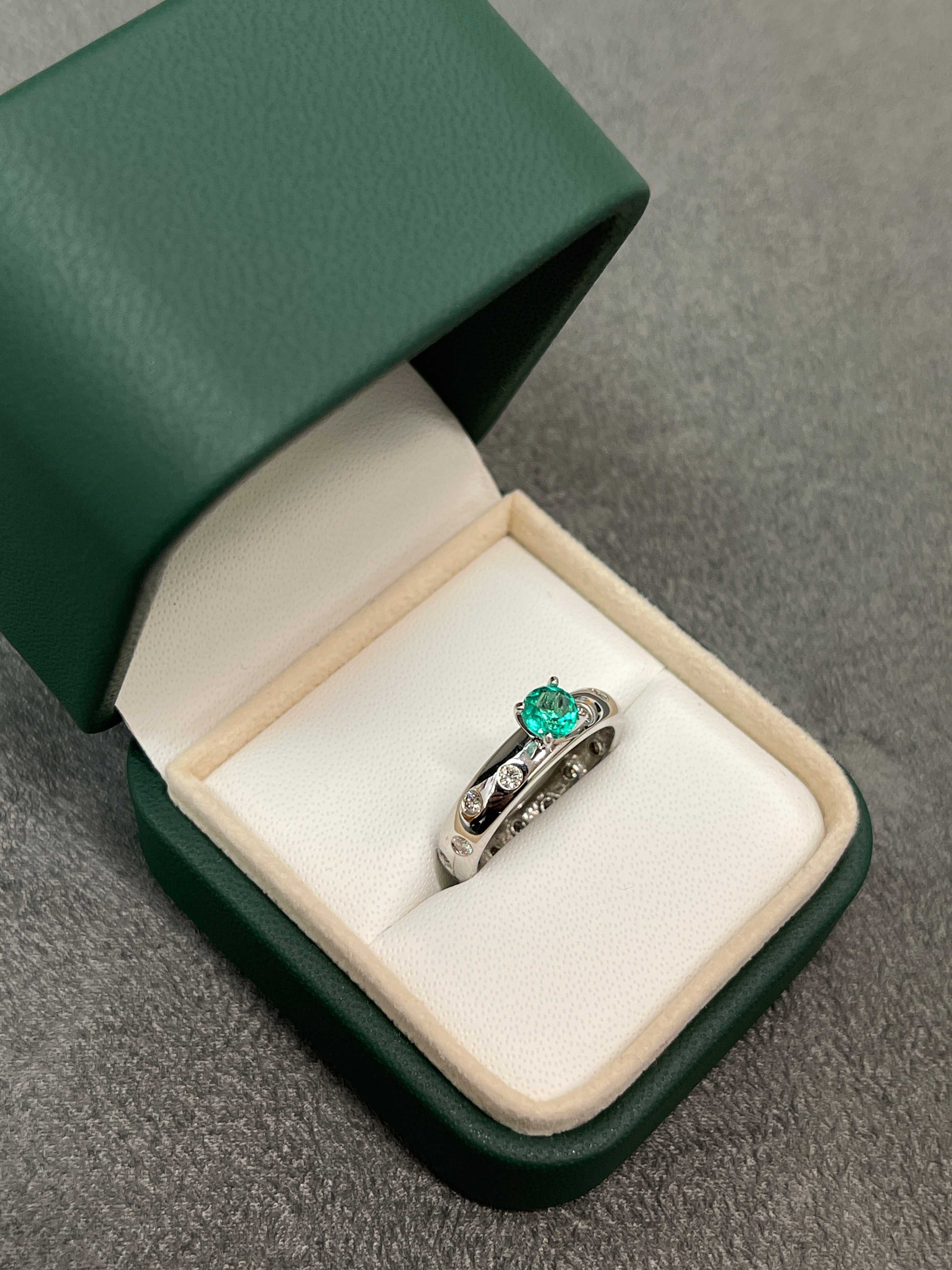 1.15tcw Eternity Band Ring Round Colombian Emerald & Diamond Wedding Ring 14K