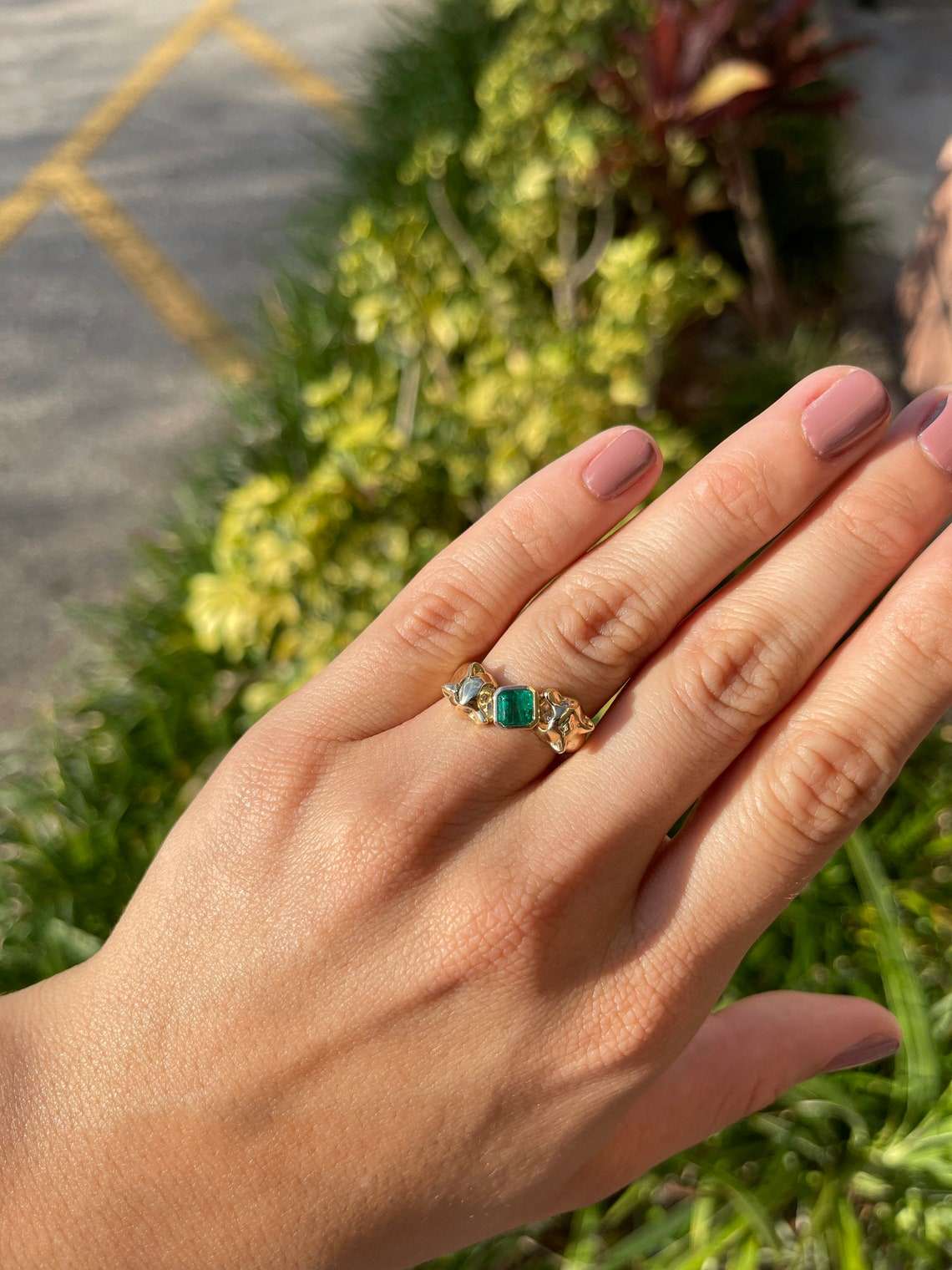 0.77tcw 14K Bezel Set Emerald & Diamond Eye Panther Gold Ring