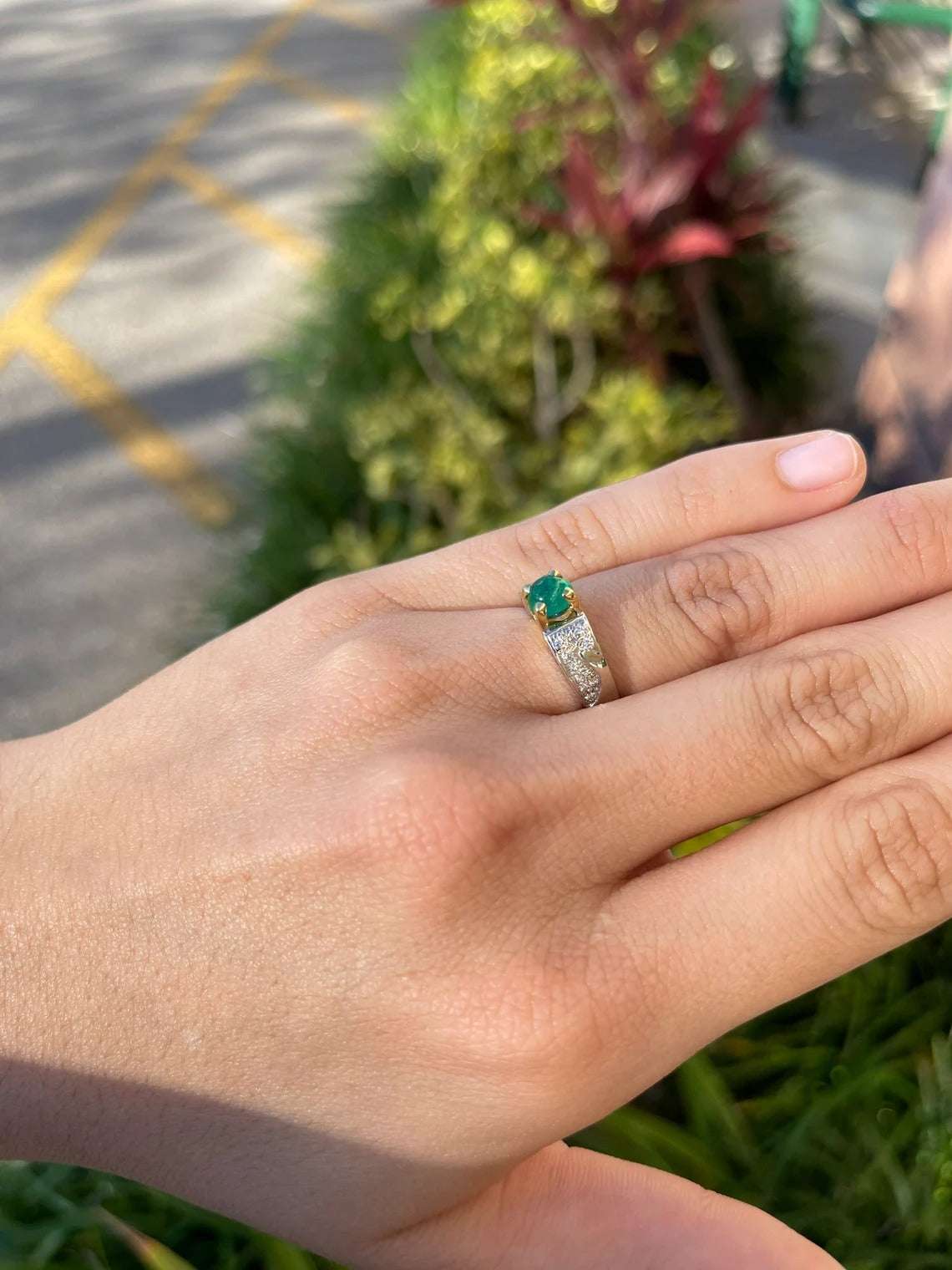 0.90tcw Oval Natural Emerald Cabochon & Diamond Brilliant Round Ring 1