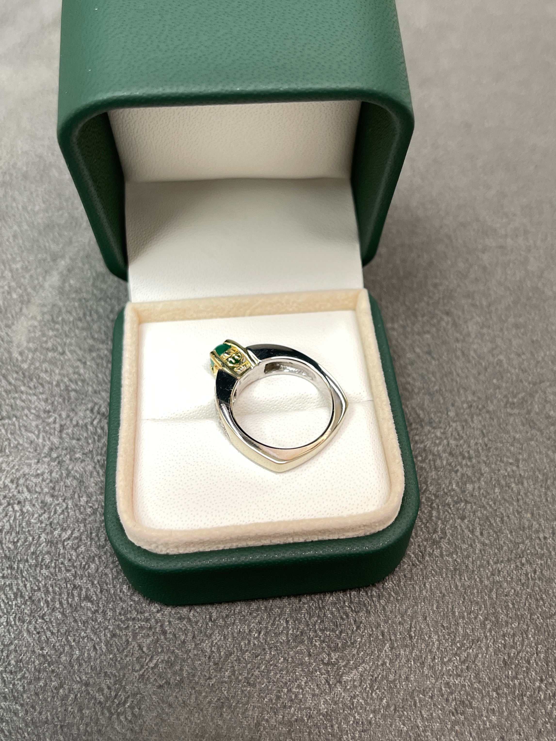 0.90tcw Oval Natural Emerald Cabochon & Diamond Brilliant Round Ring 1