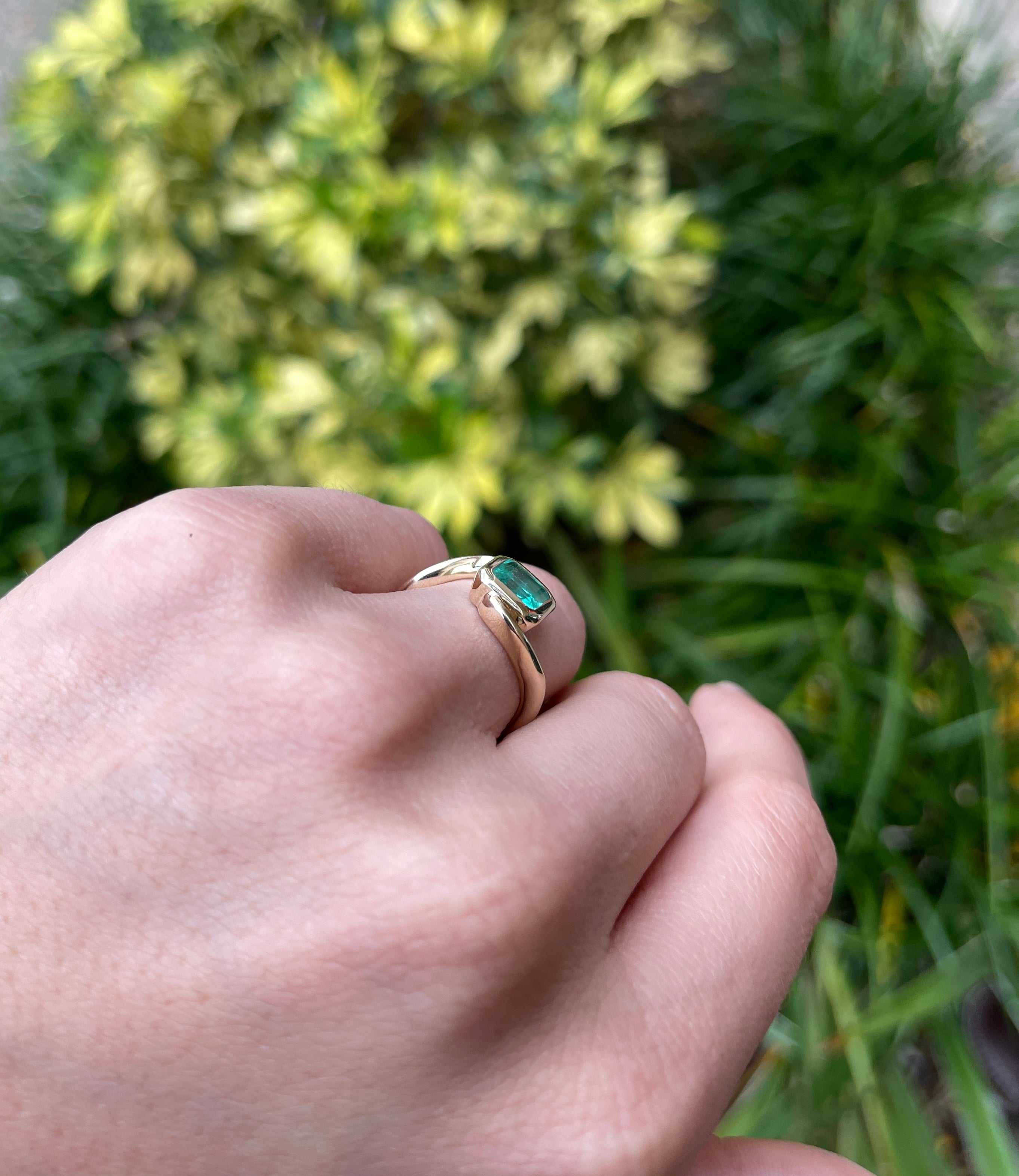 1.50 Carats Bezel Set Asscher Cut Emerald Solitaire Curved Ring 14K