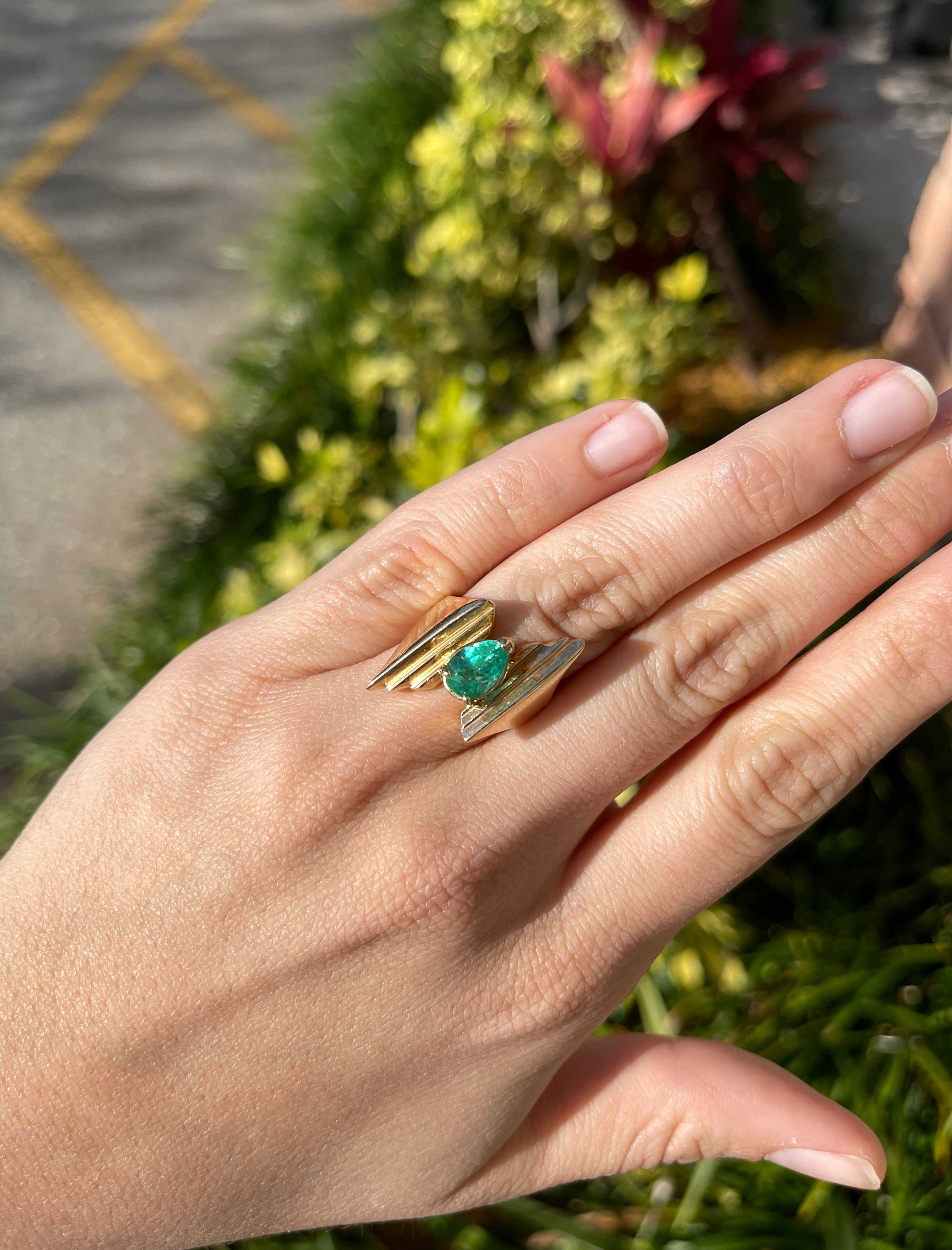 Geometric 2.80 Carat Retro Pear Emerald Solitaire Statement Ring Gold
