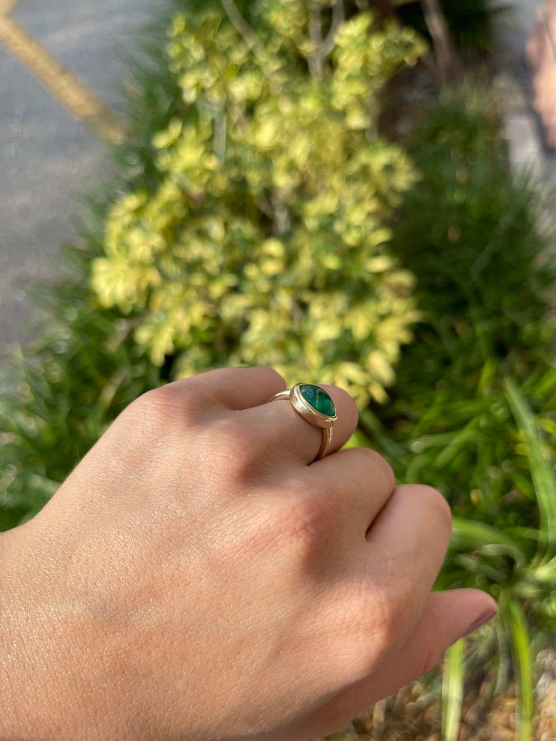 4.28cts Natural Emerald Cabochon Solitaire Ring 14K