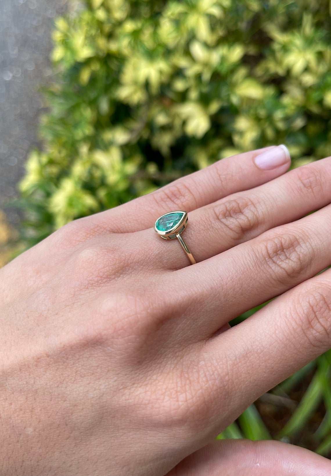 1.83tcw Rich Medium Sea Green Teardrop Pear Emerald Bezel Solitaire Ri