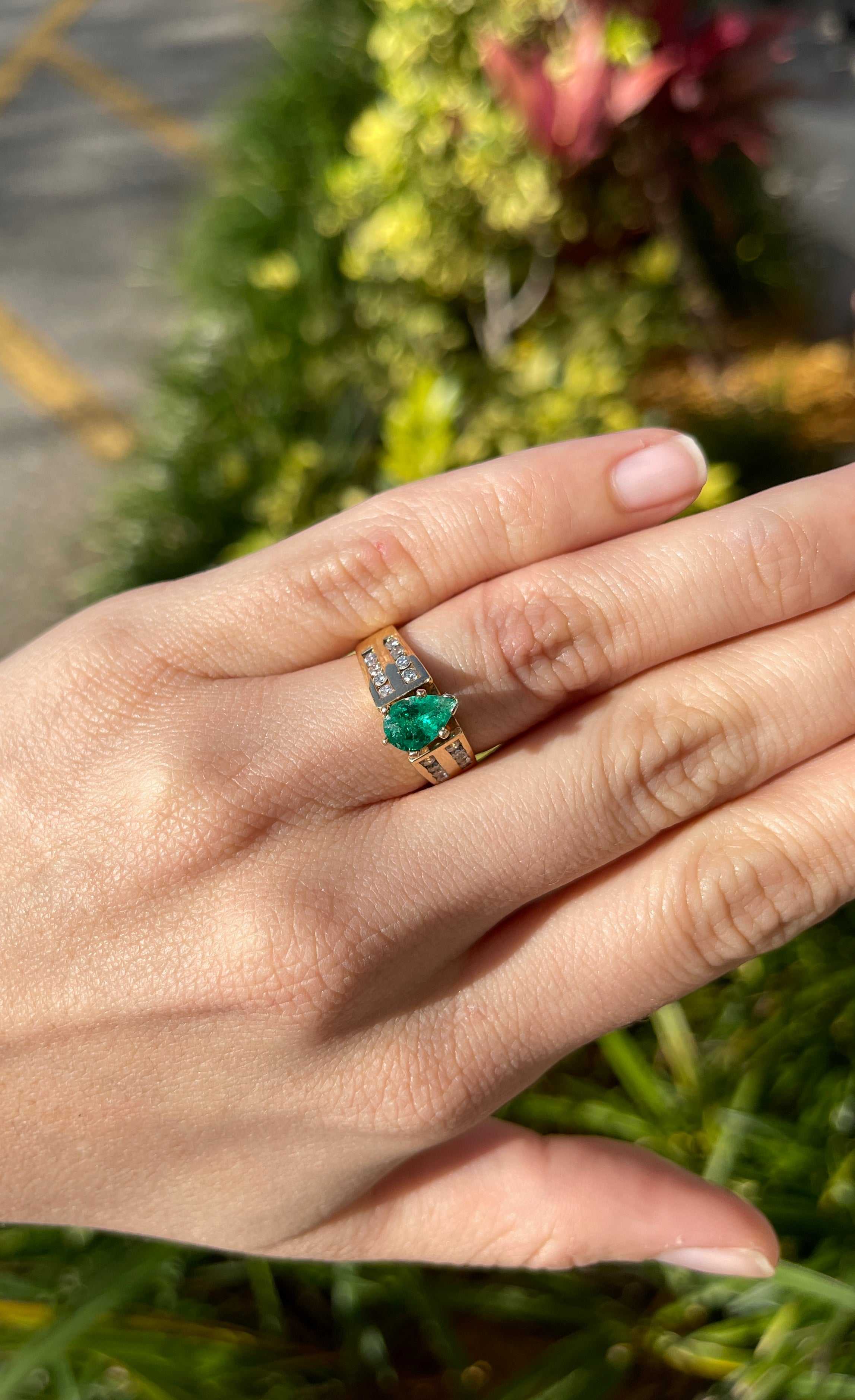 1.28tcw Fine Vivid Green Colombian Emerald Pear & Channel Set Diamond Cocktail Ring 14K