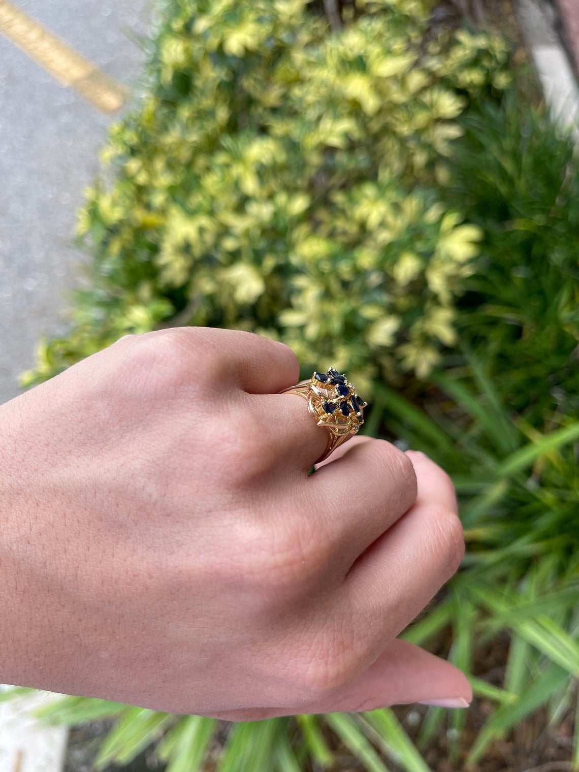 Anello cocktail vintage con zaffiro da 1,08 carati e diamanti, oro 14 carati