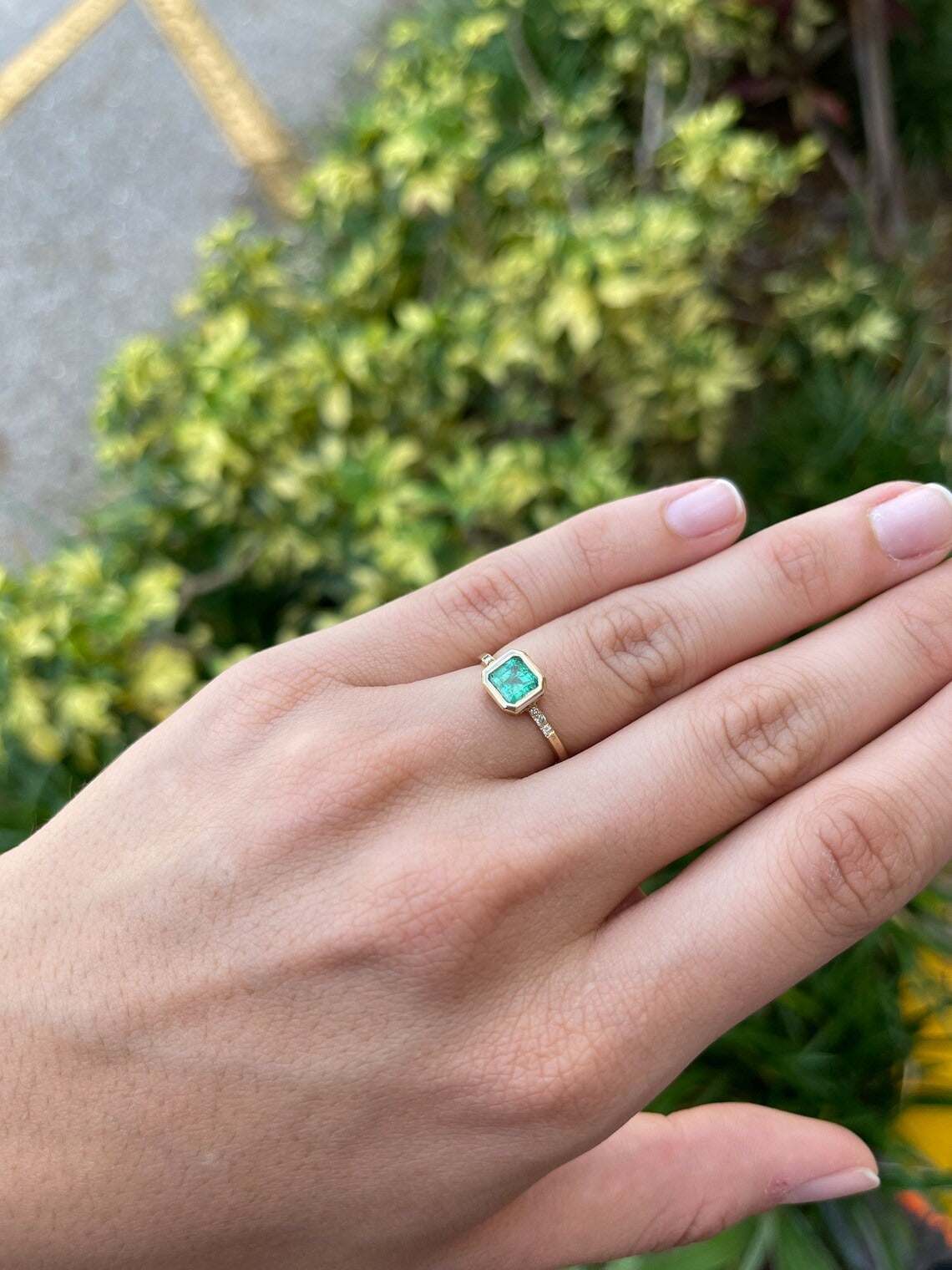1.08tcw Emerald & Pave Diamond Everyday Ring 14K