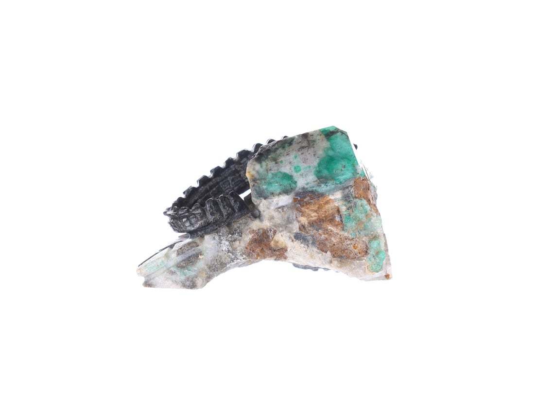 Colombian Emerald Alligator Rough Crystal Sculpture