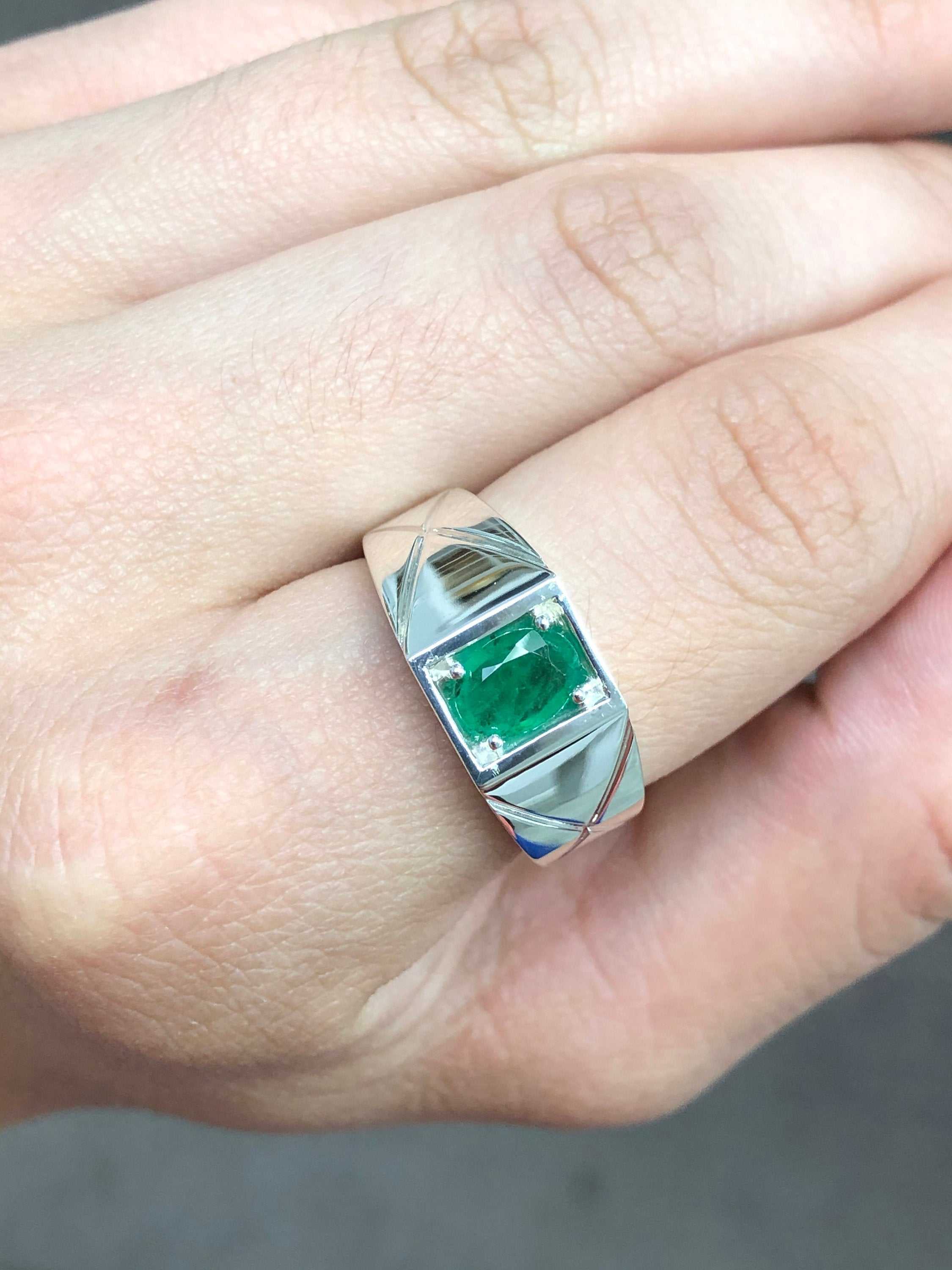 1.30 Carats Men's Oval Natural Colombian Emerald Ring Silver 925