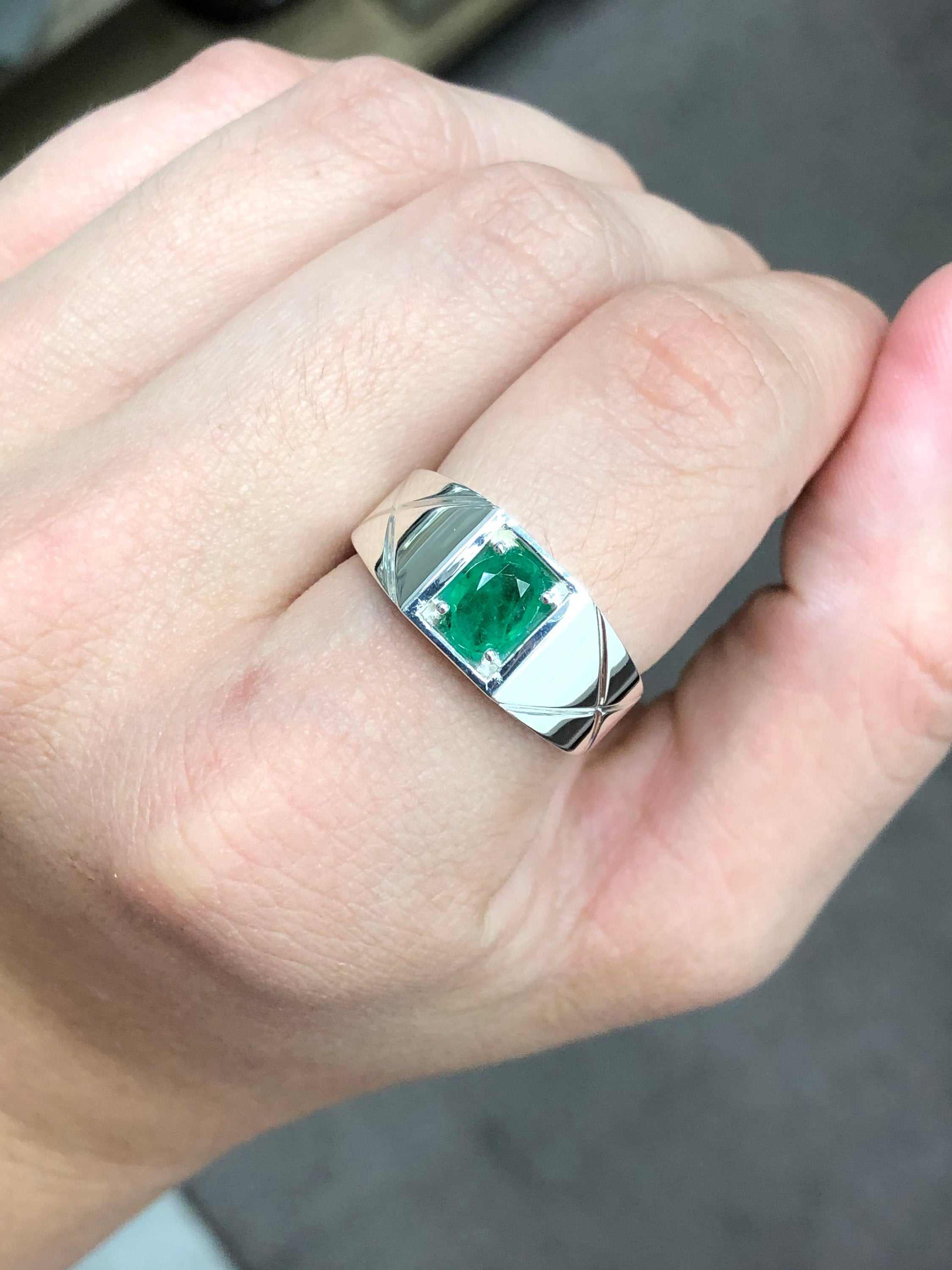 1.30 Carats Men's Oval Natural Colombian Emerald Ring Silver 925