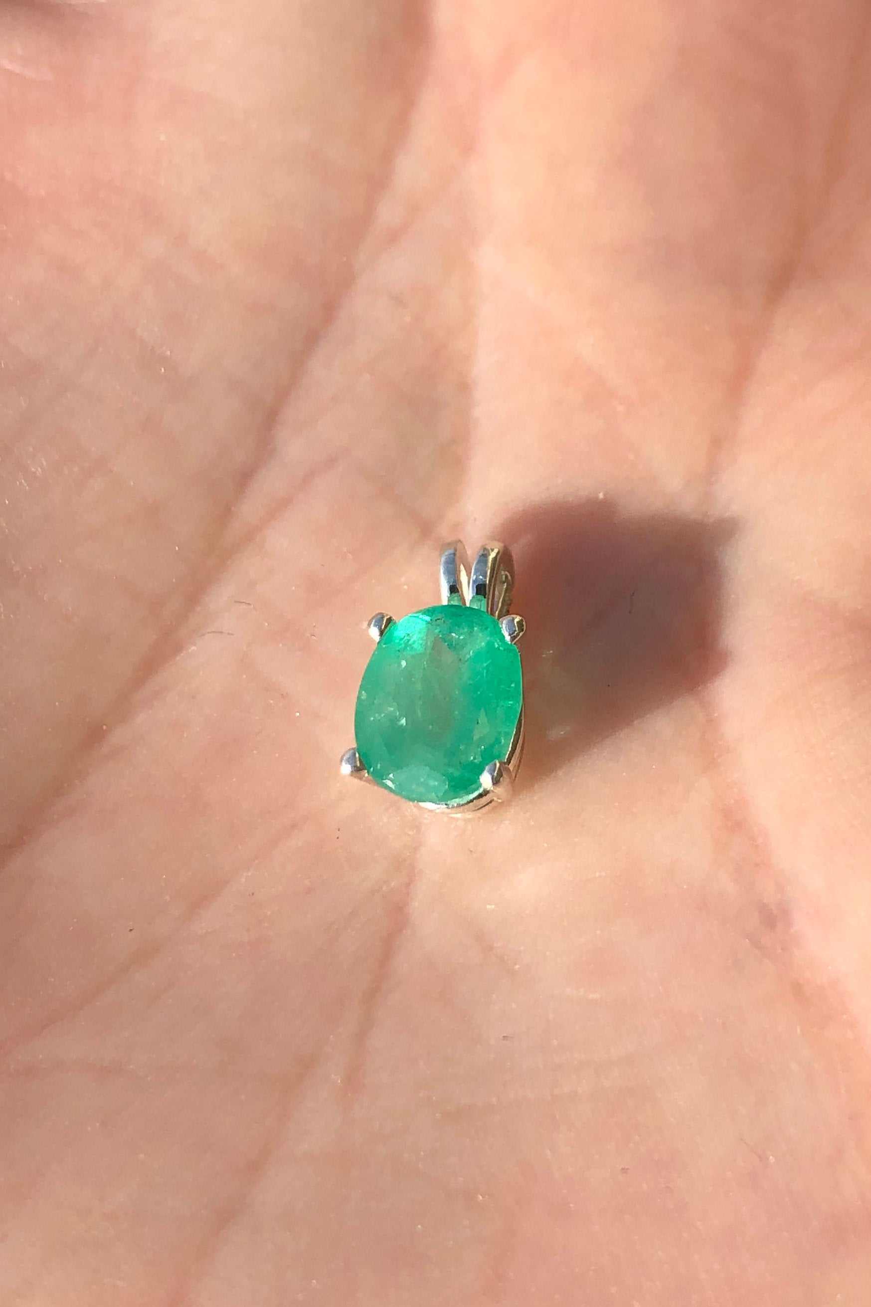 Natural Colombian Emerald Oval Pendant Sterling Silver 18" Neck 925