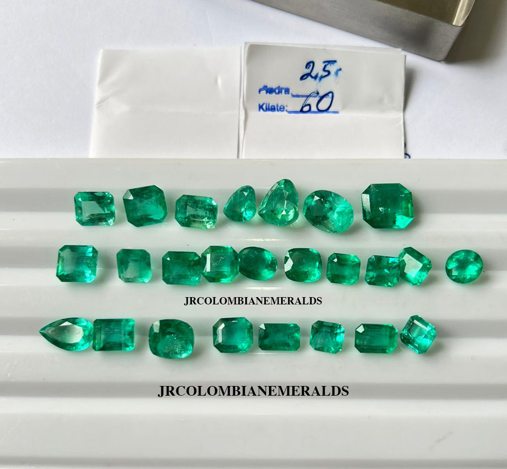 Loose Pear Shape Emeralds for wholesale pricing