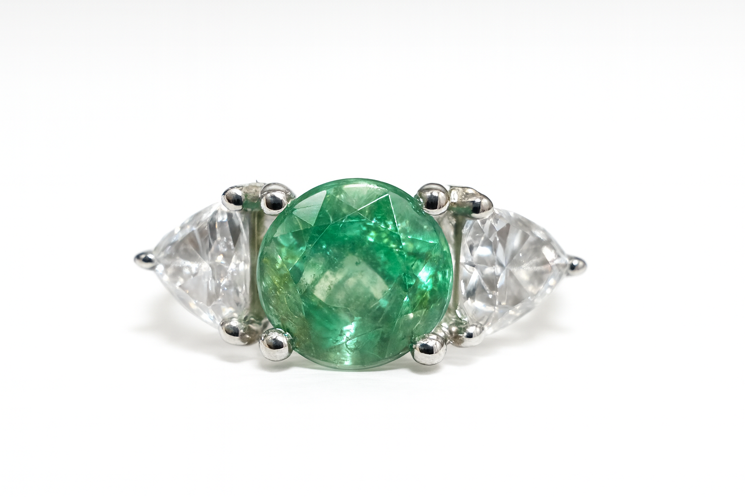 1.70tcw 14K Round Cut Emerald & LAB Diamond Trillion Three Stone Ring - JR Colombian Emeralds