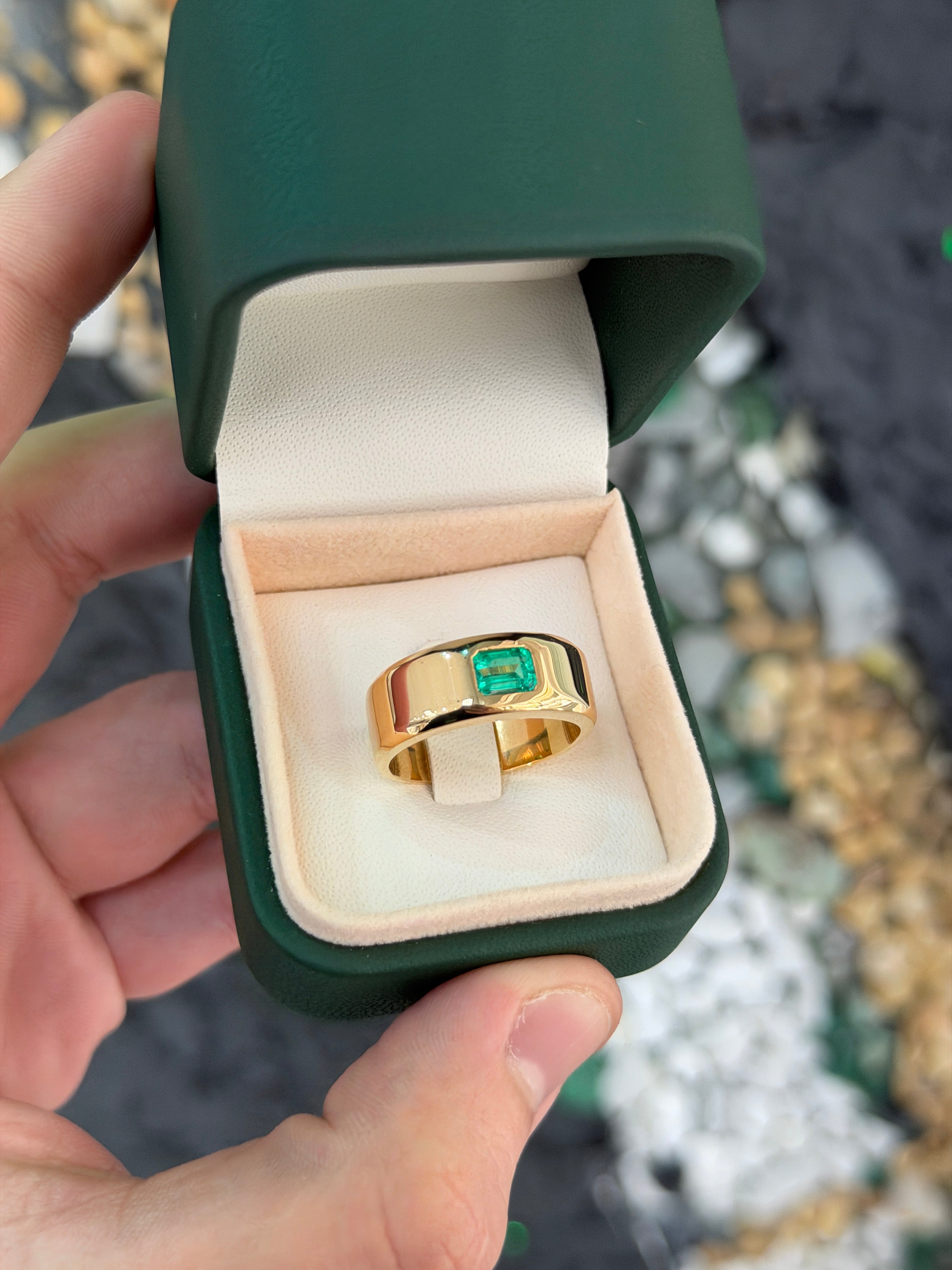 0.94ct 18K AAA Quality Natural Colombian Emerald - Emerald Cut Solitaire Men's Wedding Band Ring