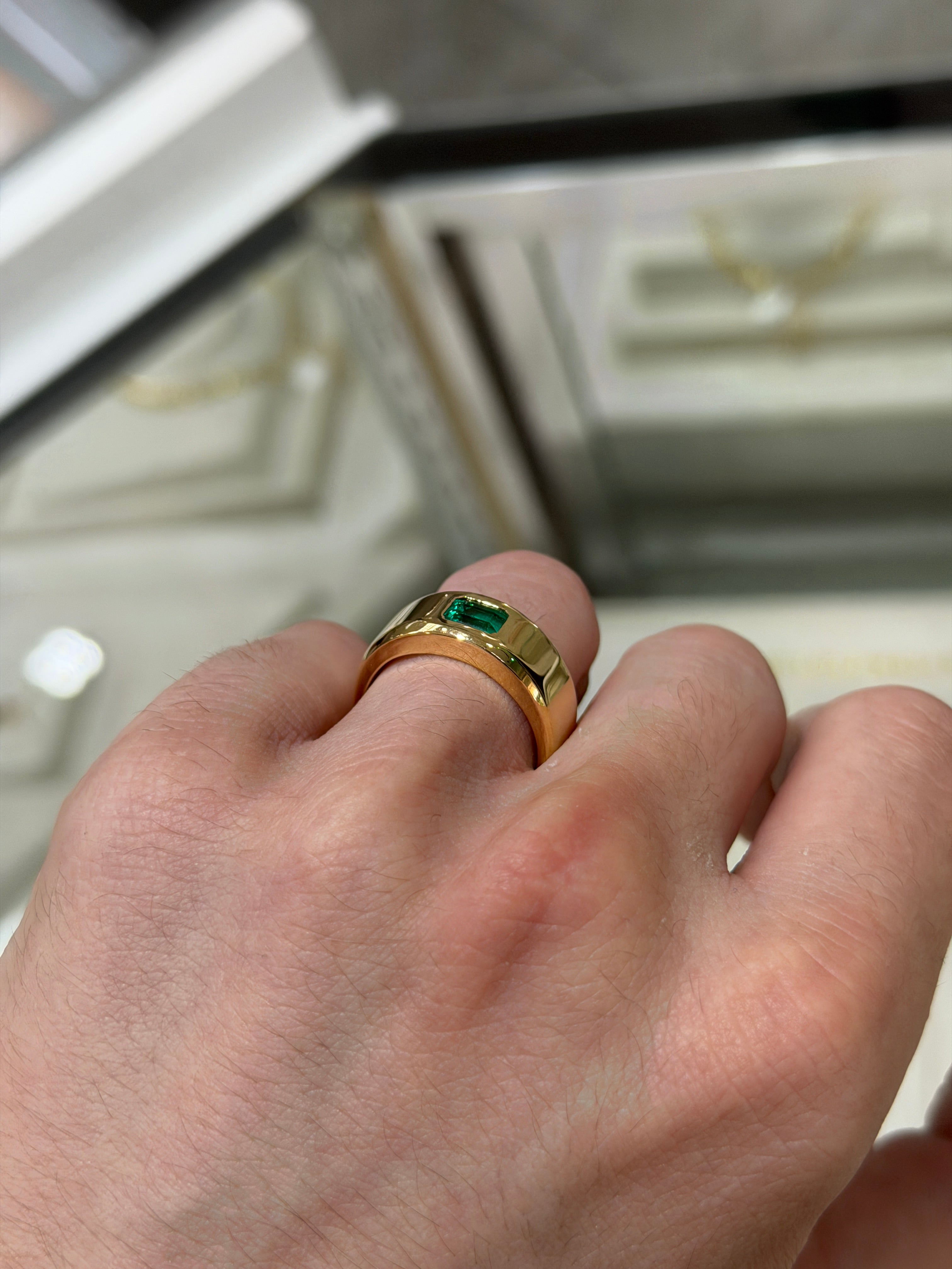 0.94ct 18K AAA Quality Natural Colombian Emerald - Emerald Cut Solitaire Men's Wedding Band Ring