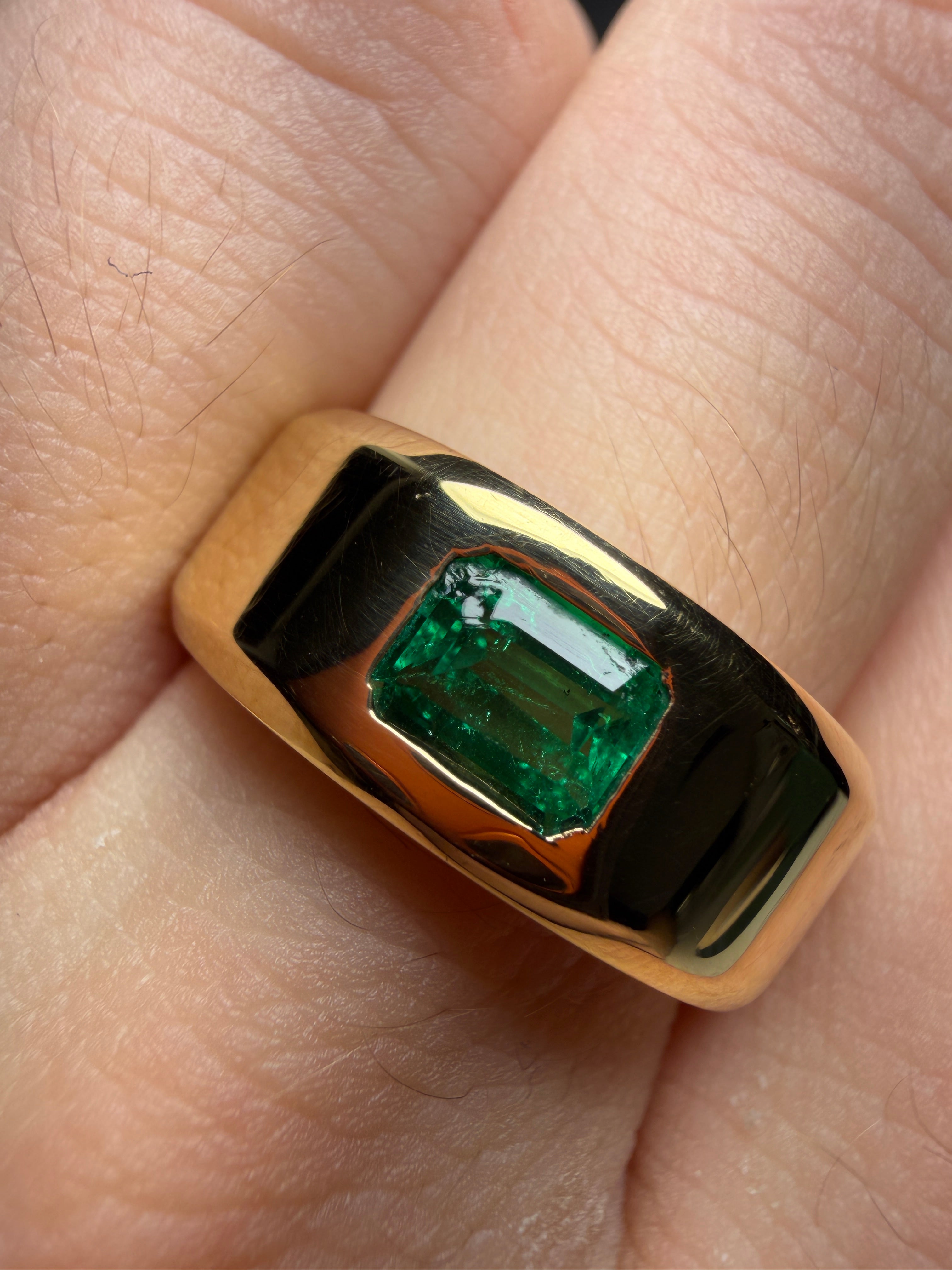 0.94ct 18K AAA Quality Natural Colombian Emerald - Emerald Cut Solitaire Men's Wedding Band Ring