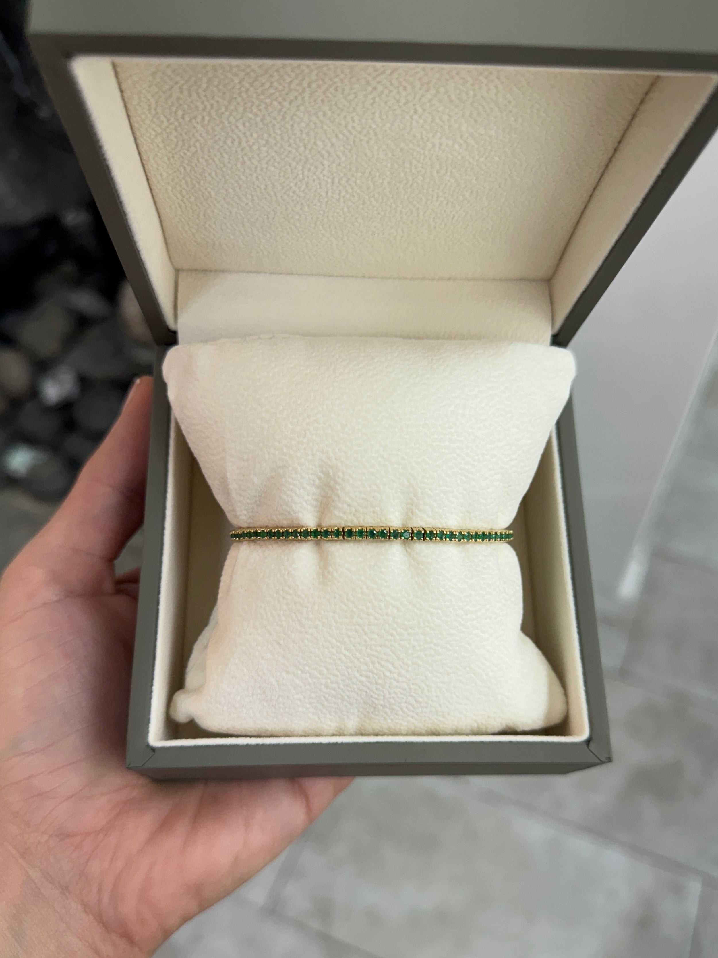 18K Gold Natural Emerald Stretchy Tennis Bracelet - JR Colombian Emeralds