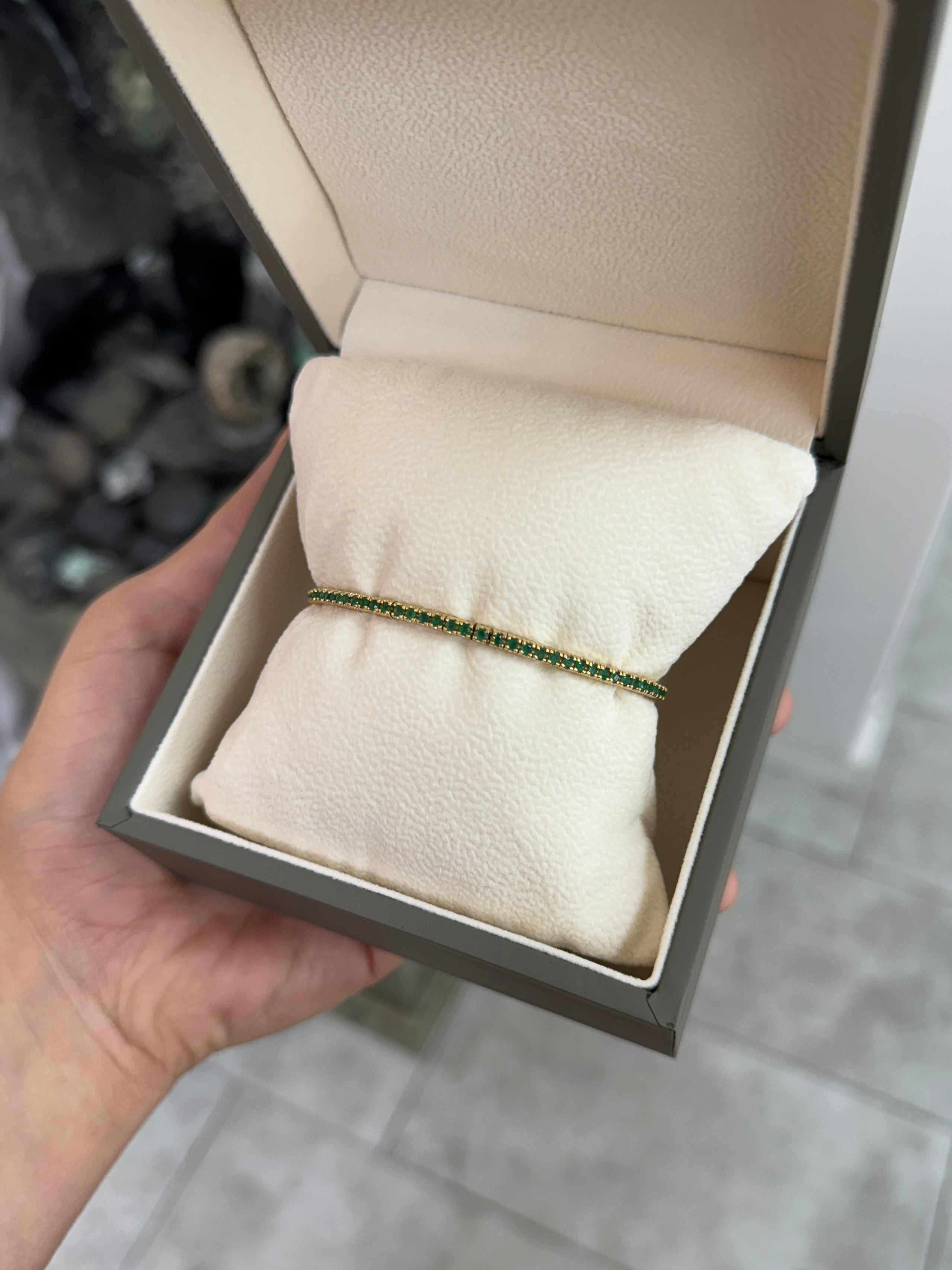 18K Gold Natural Emerald Stretchy Tennis Bracelet - JR Colombian Emeralds