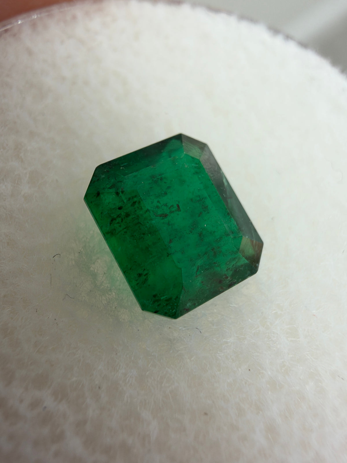 1.35 carat 7×6.1 mm Deep Dark Forest Green High-Grade Asscher Earth-Mined Loose Emerald