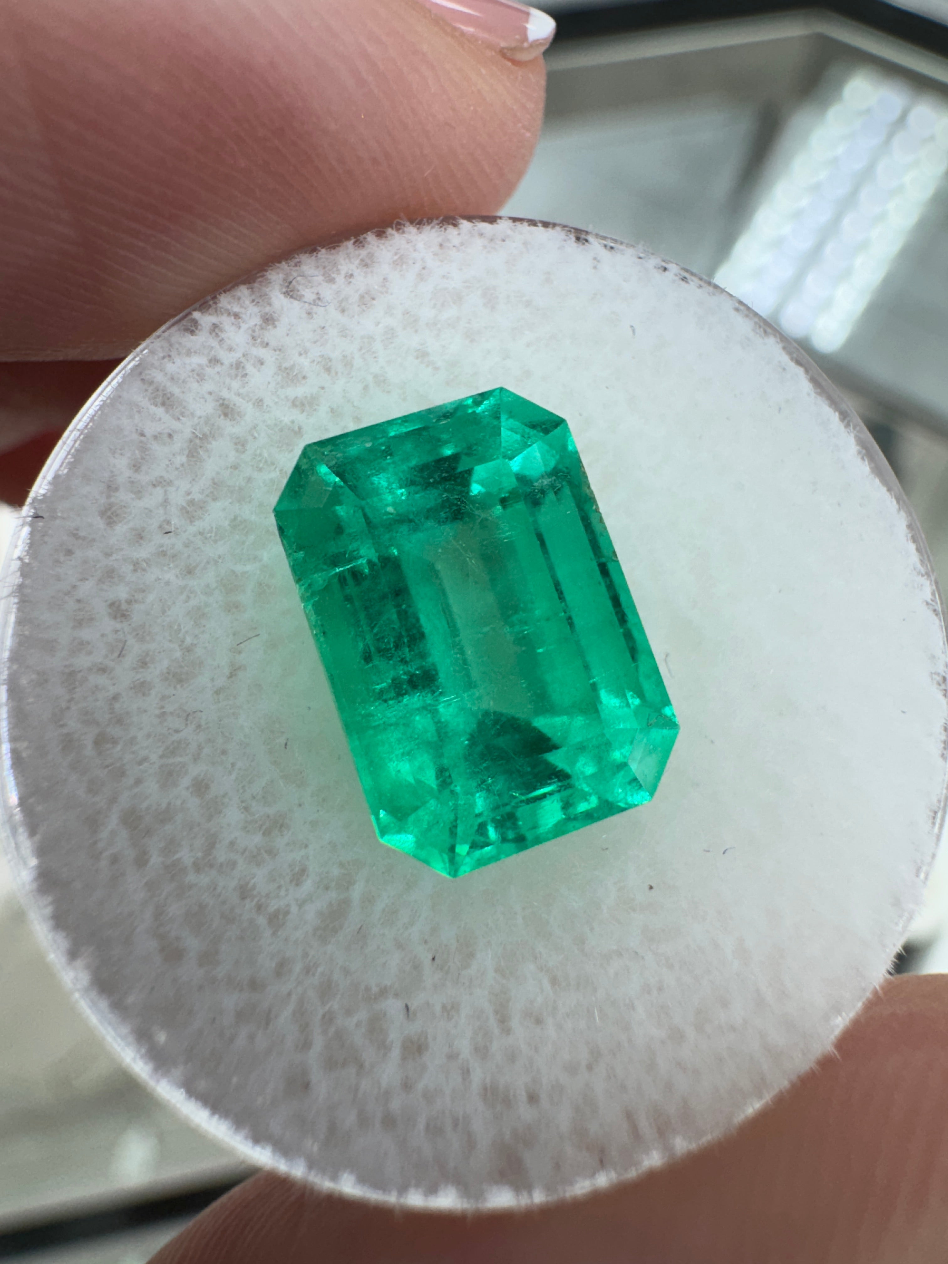 5.46 Carat 11.5x8 Medium Green Natural Colombian Emerald-Emerald Cut Gemstone