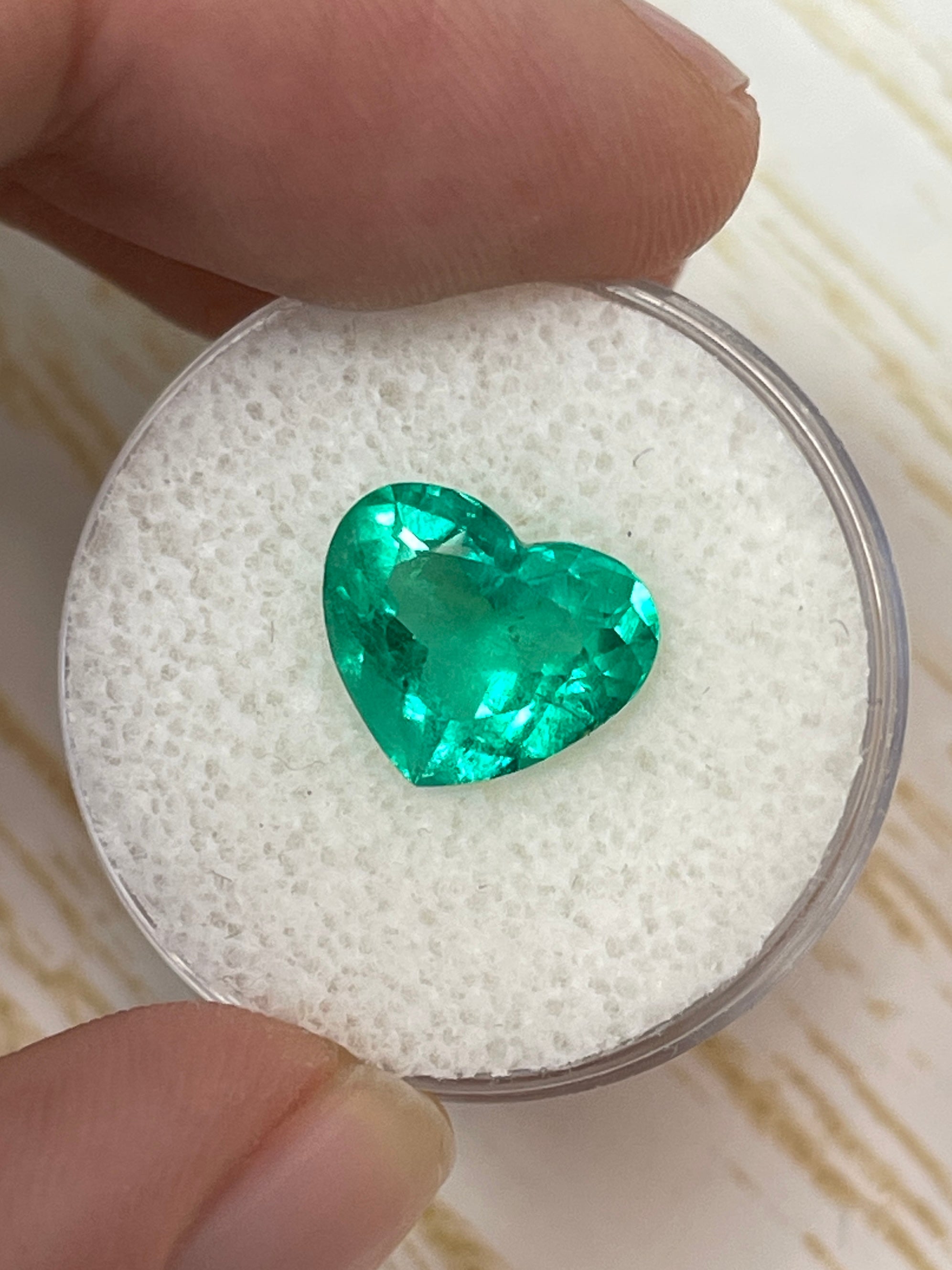 Spring Green Colombian Emerald - 3.46 Carats - Beautiful Heart Cut Gem