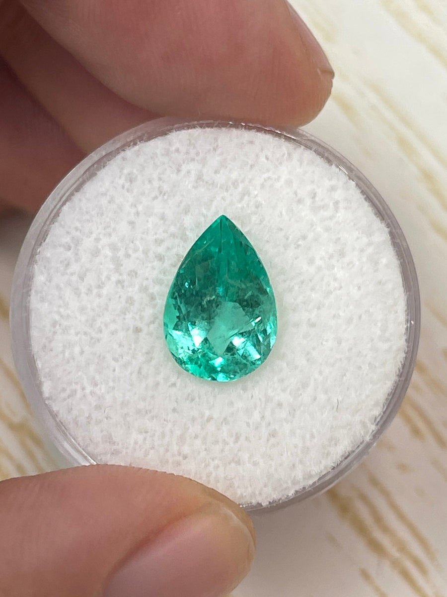 Pear-Shaped 2.90 Carat Colombian Emerald: Stunning Loose Gem