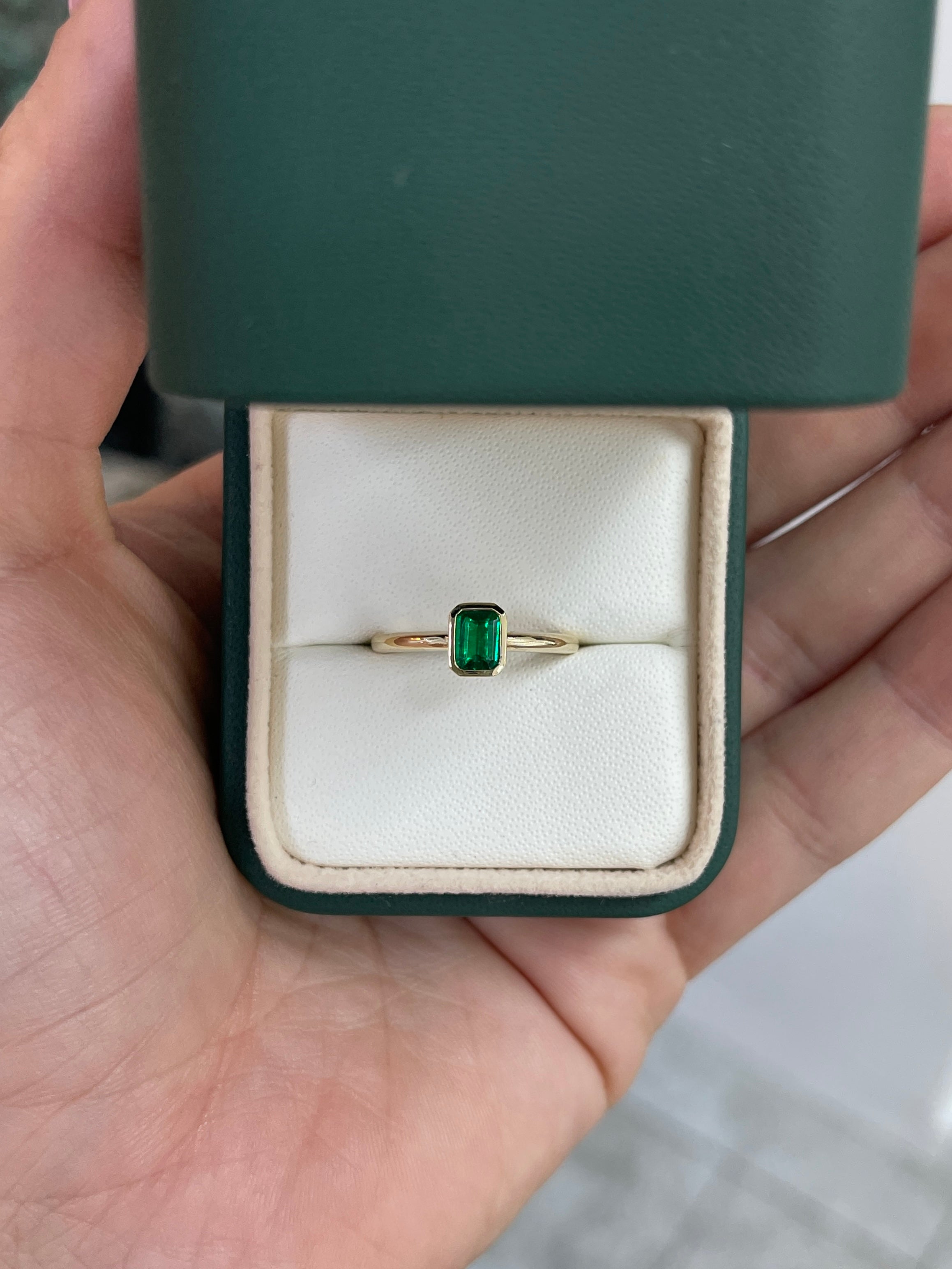 0.39cts Bezel Set AAA+ Muzo Colombian Emerald Solitaire Ring 18K - JR Colombian Emeralds
