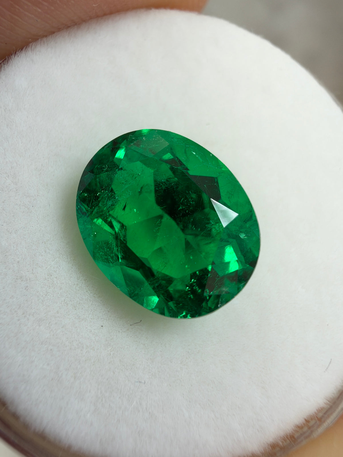 2.50 Carat 10x8 Investment Grade Natural Loose Colombian Emerald-Oval Cut