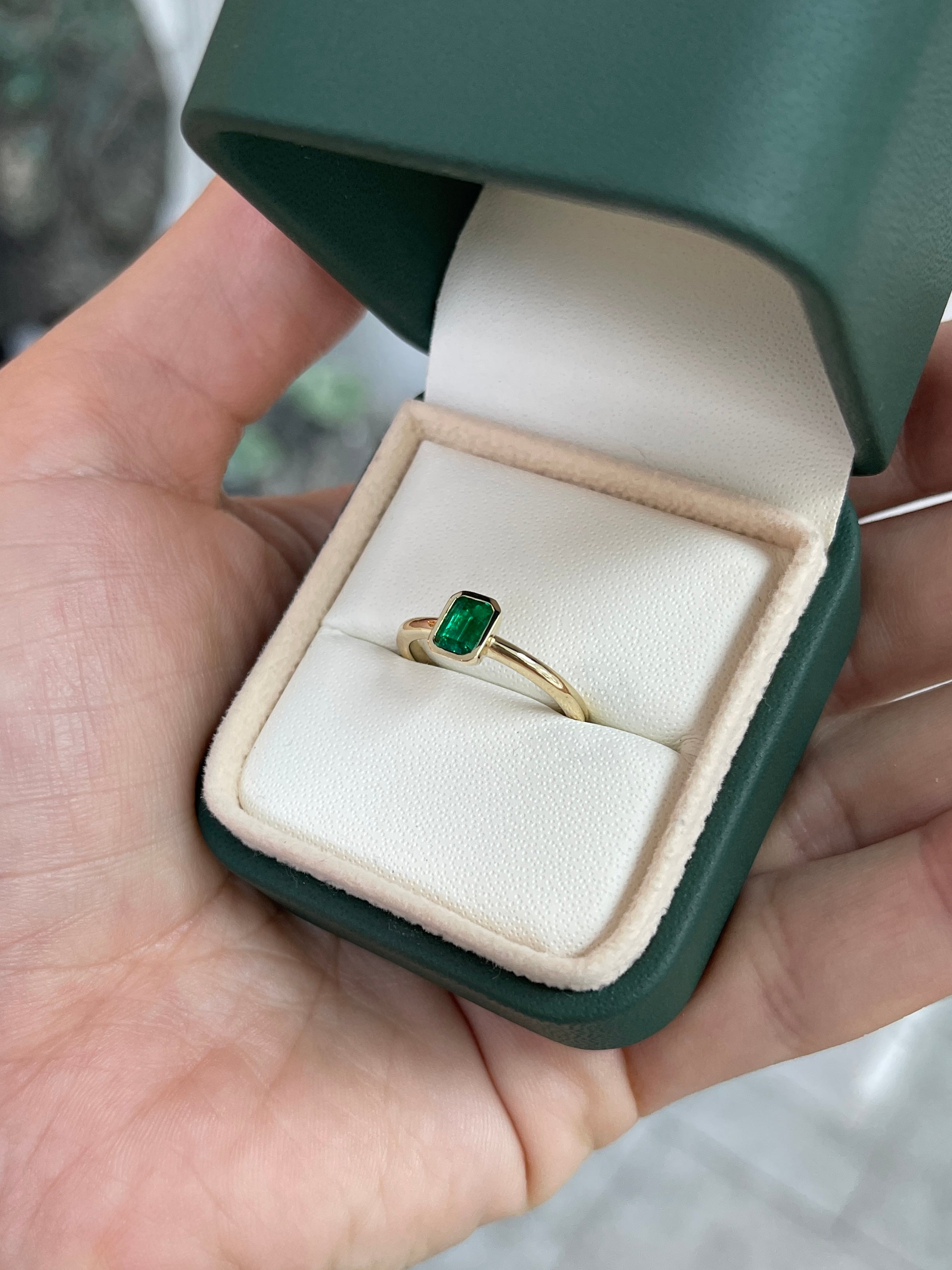 0.39cts Bezel Set AAA+ Muzo Colombian Emerald Solitaire Ring 18K - JR Colombian Emeralds