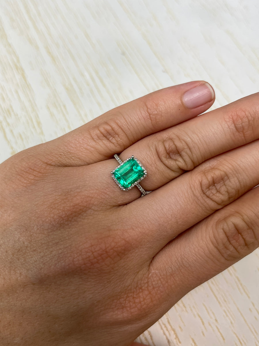 Colombian Emerald of 2.52 Carats - Emerald Cut, 9.4x7.6 Dimensions