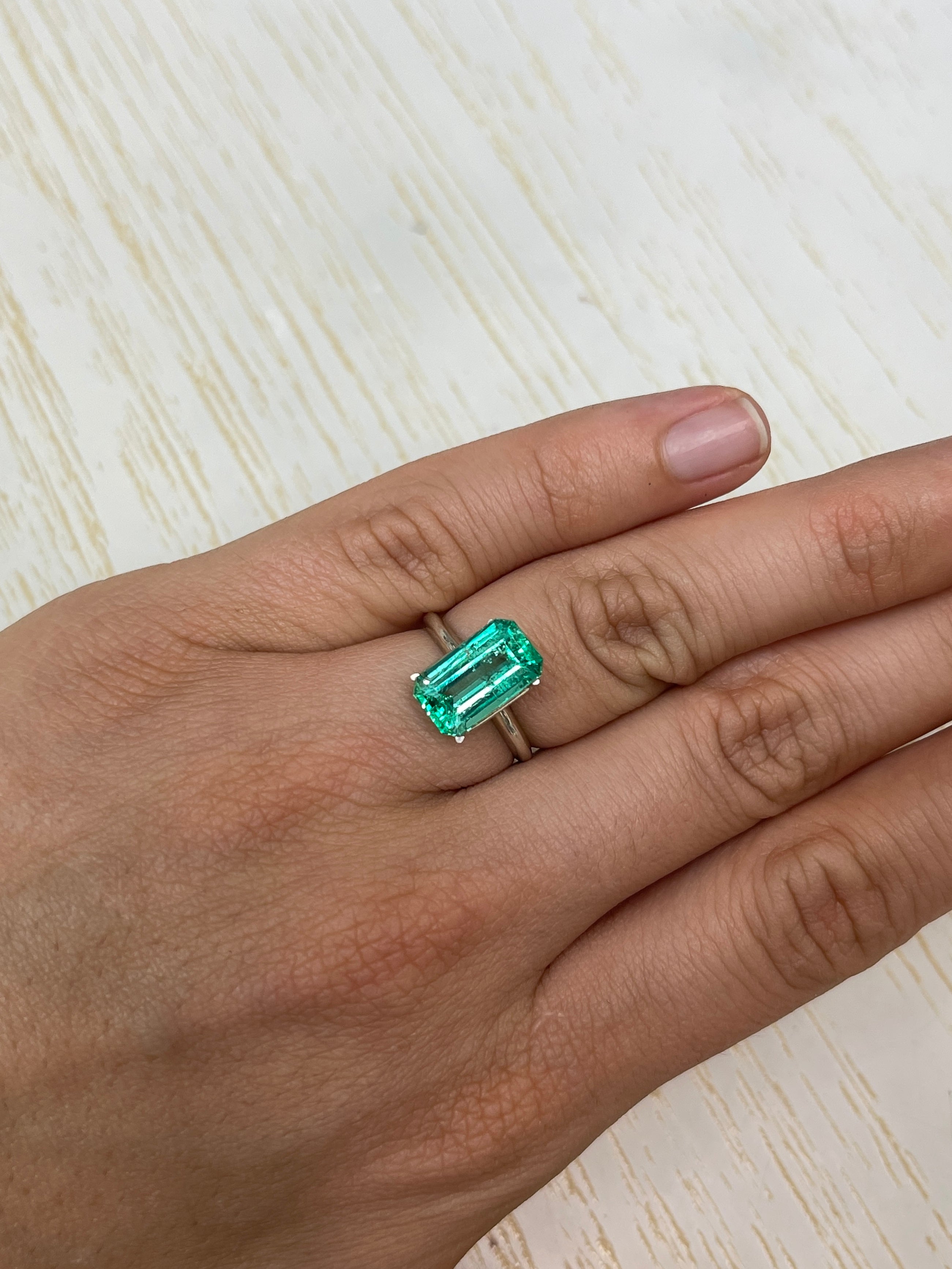 13x7.6 Colombian Emerald: 3.42 Carat Luminous Gem