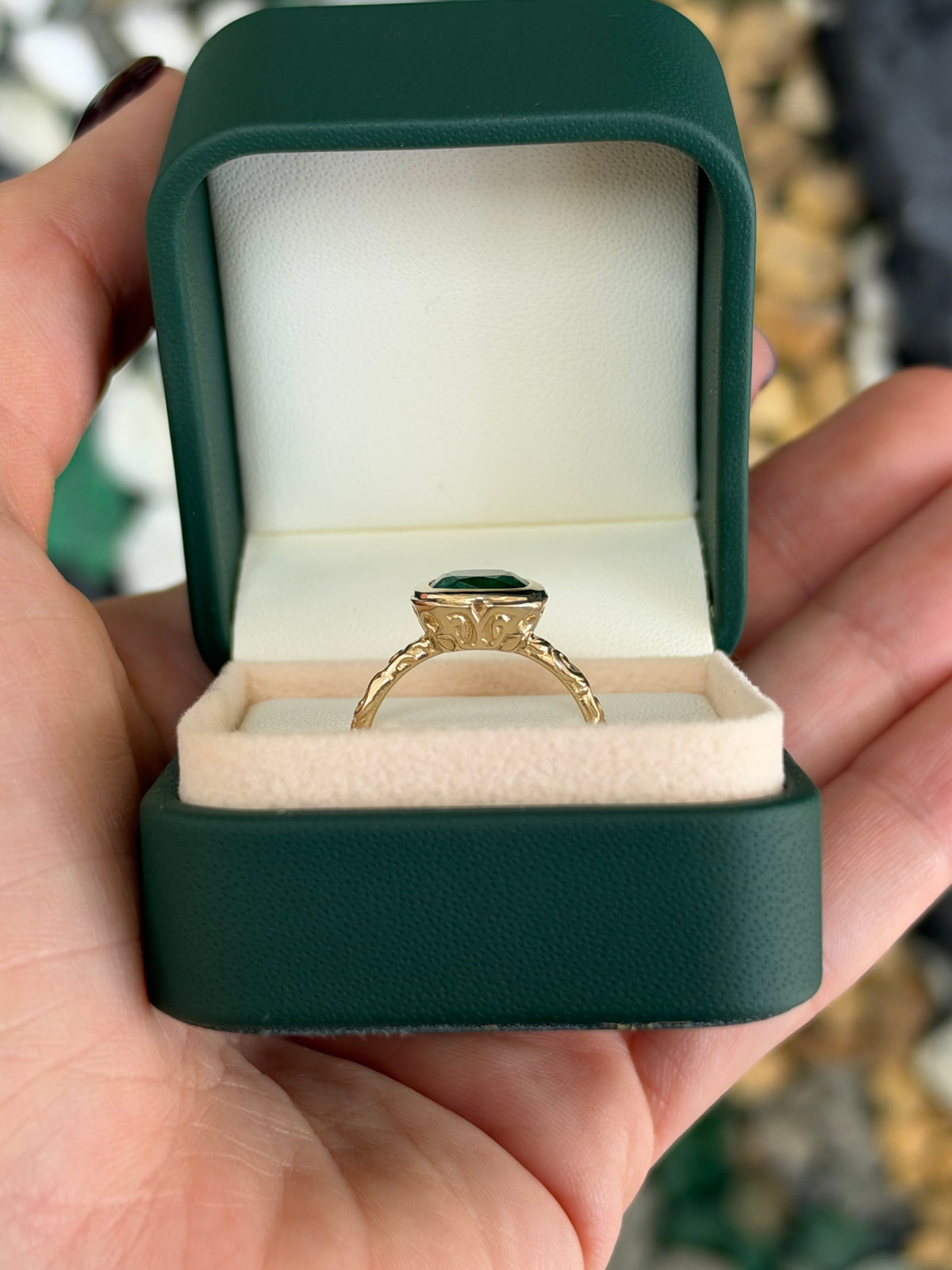 2.80ct 14K Rich Dark Green Cushion Cut Emerald Solitaire Floral Etching Gold Ring