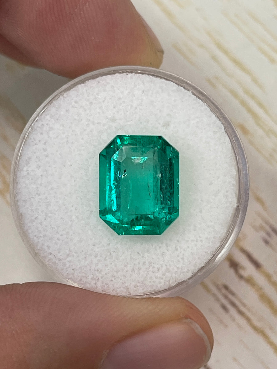 Gleaming Bluish Green Colombian Emerald - 7.06 Carat, Emerald Cut
