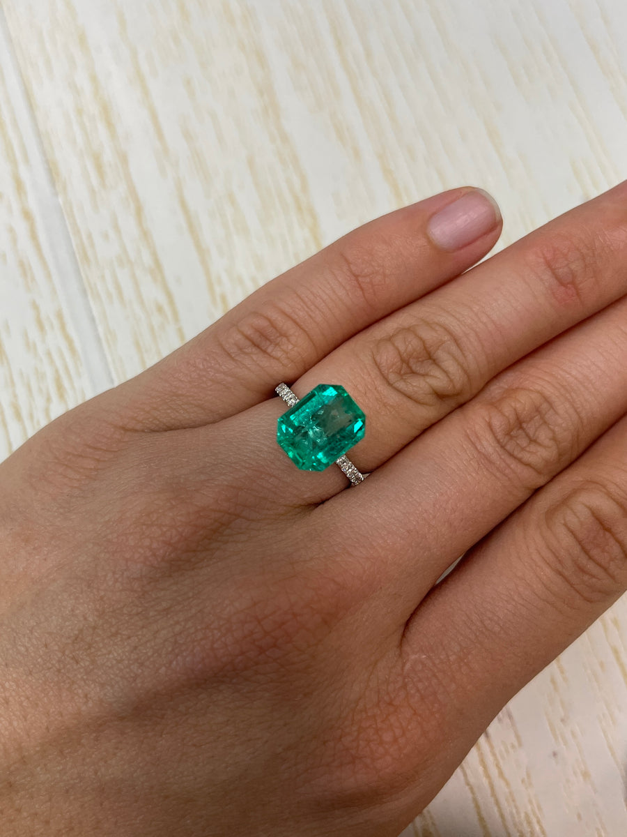 7.06 Carat Colombian Emerald with Enchanting Bluish Green Radiance - Emerald Cut