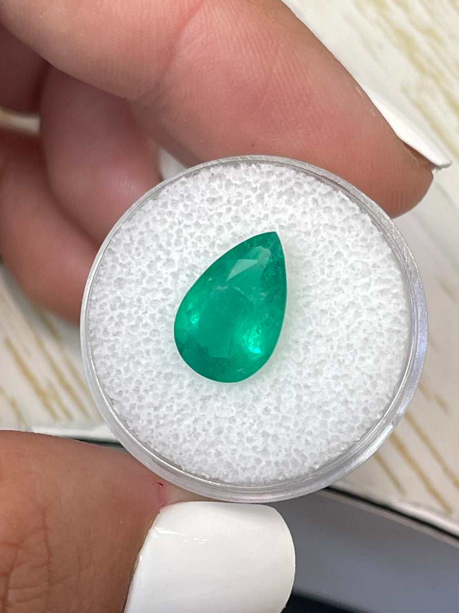 Colombian Green Emerald - 3.20 Carats, Pear-Shaped, 13.5x9 Dimensions