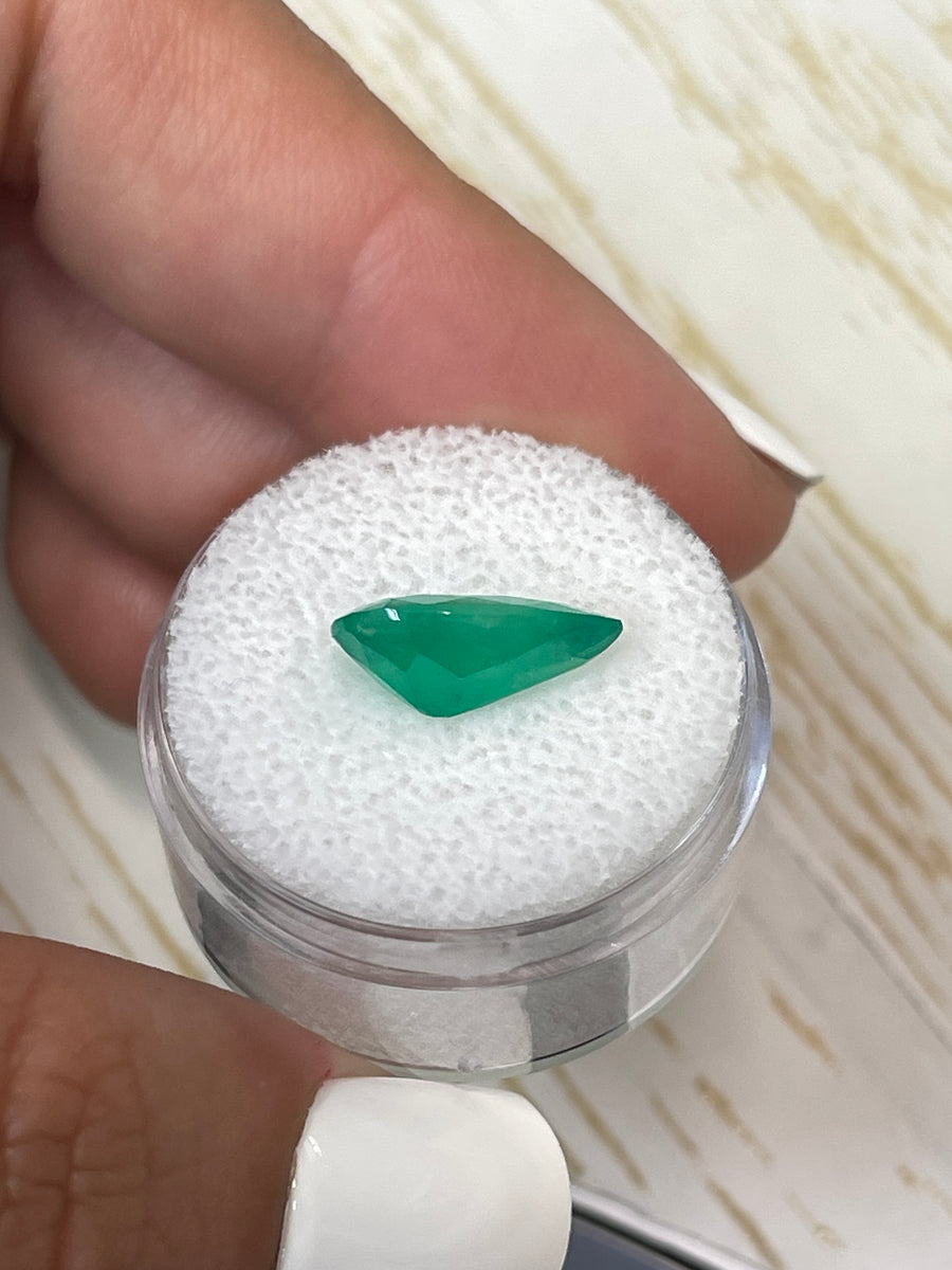 3.20 Carat Pear-Shaped Colombian Emerald - Vibrant Green, 13.5x9 Dimensions