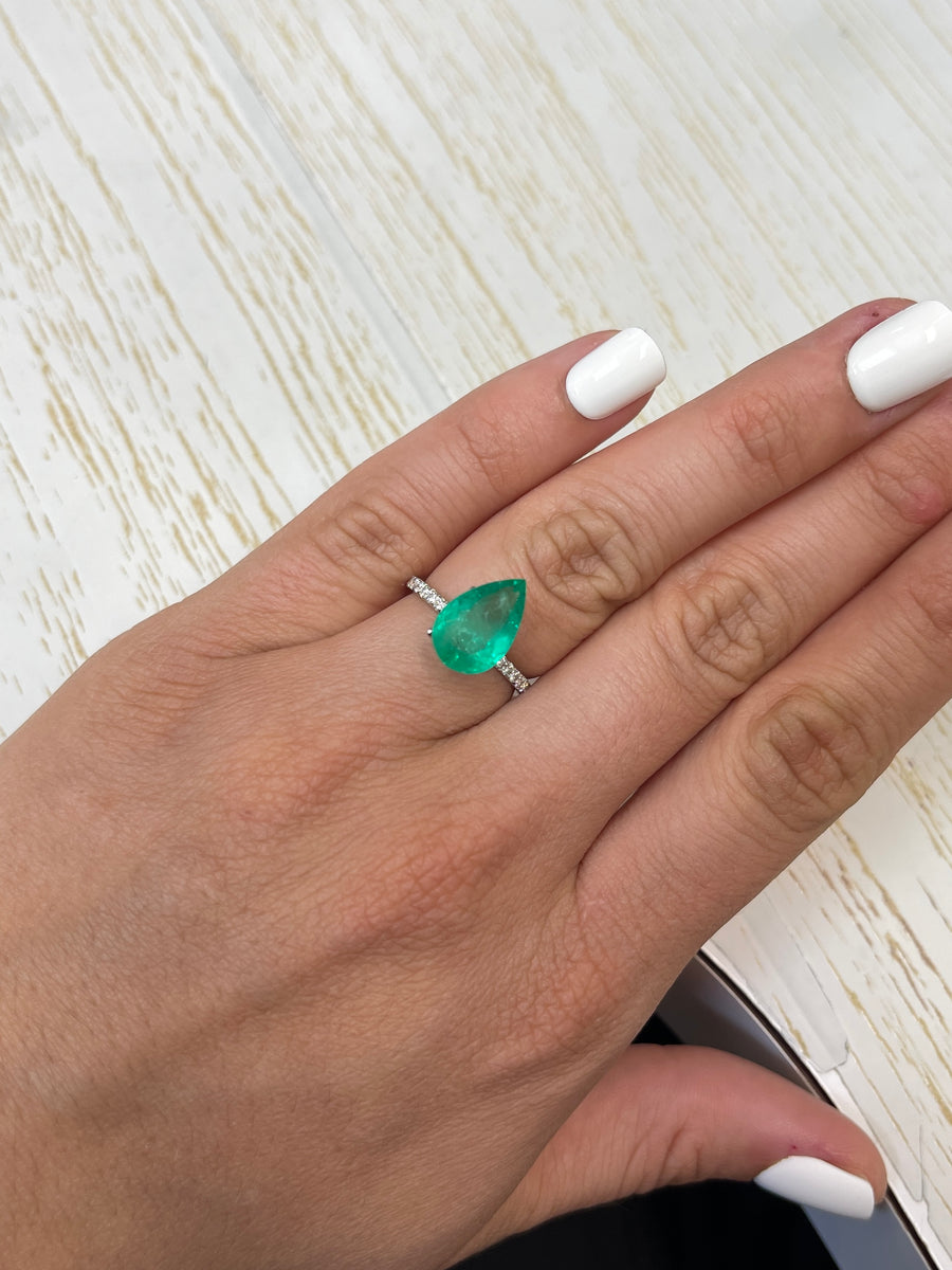 Emerald Gemstone, 13.5x9mm Size - 3.89 Carats, Medium Green Color