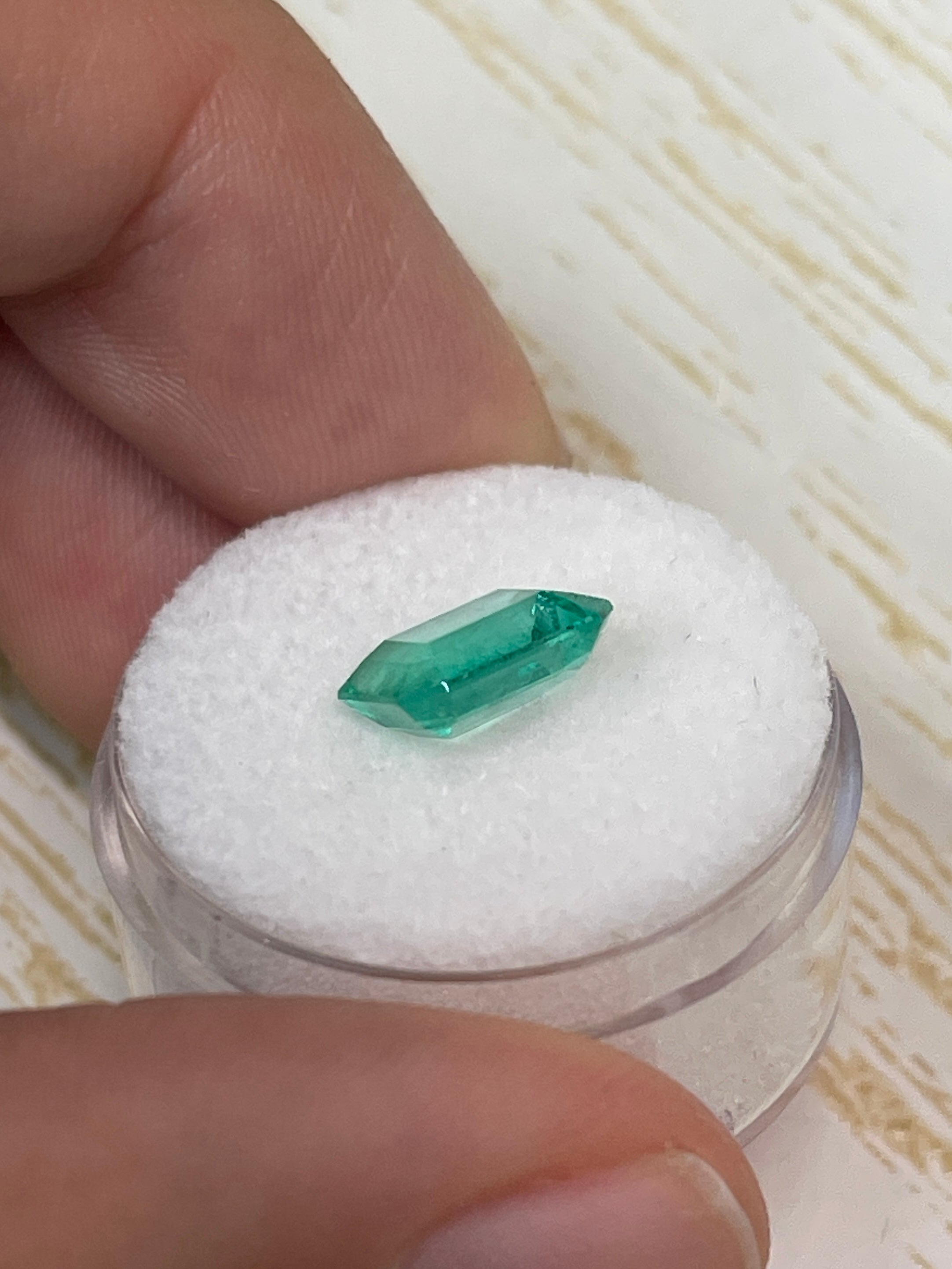 Stunning 2.50 Carat Colombian Emerald - Classic Cut