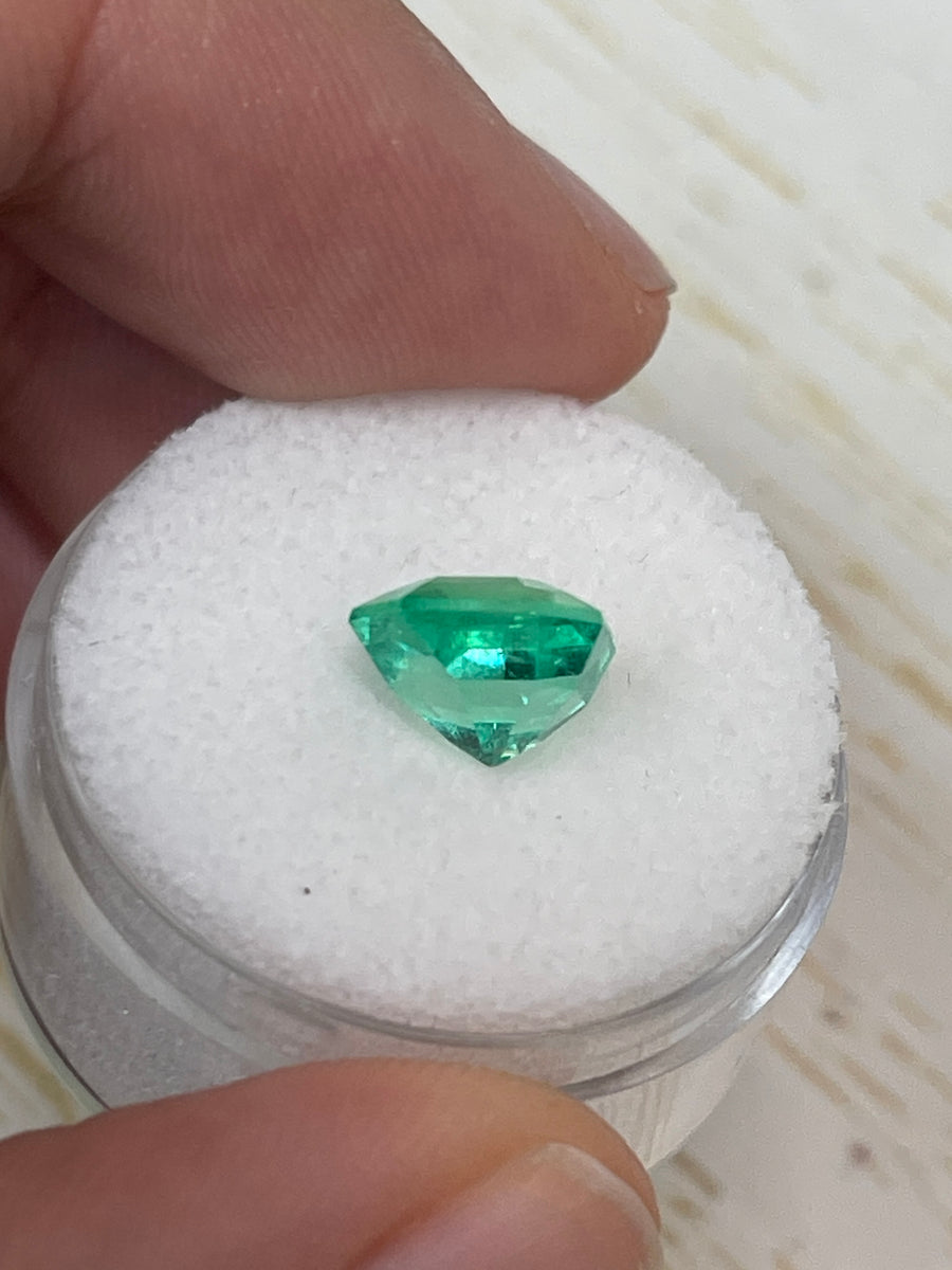 Natural Colombian Emerald: A Dazzling 2.76 Carat Asscher-Cut Jewel