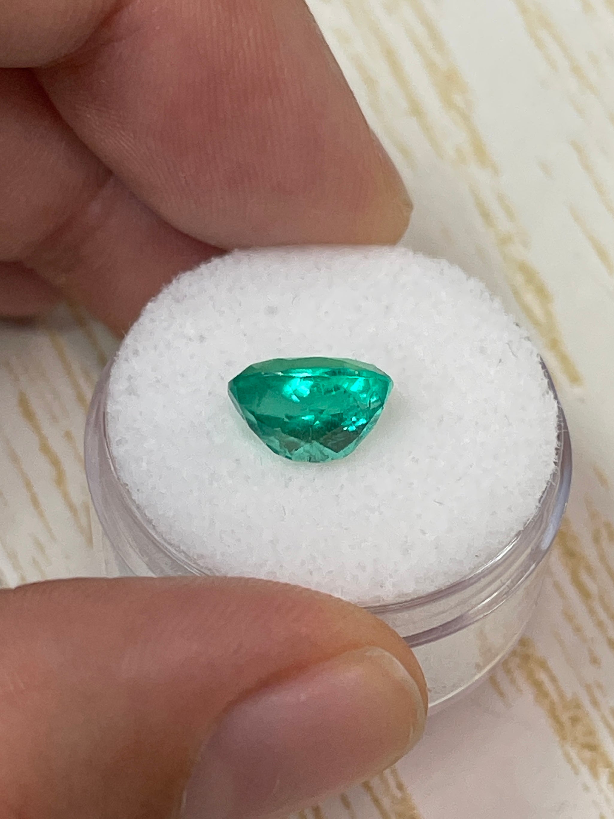 Stunning 10x7 Oval Colombian Emerald - 2.52 Carat Green Gem