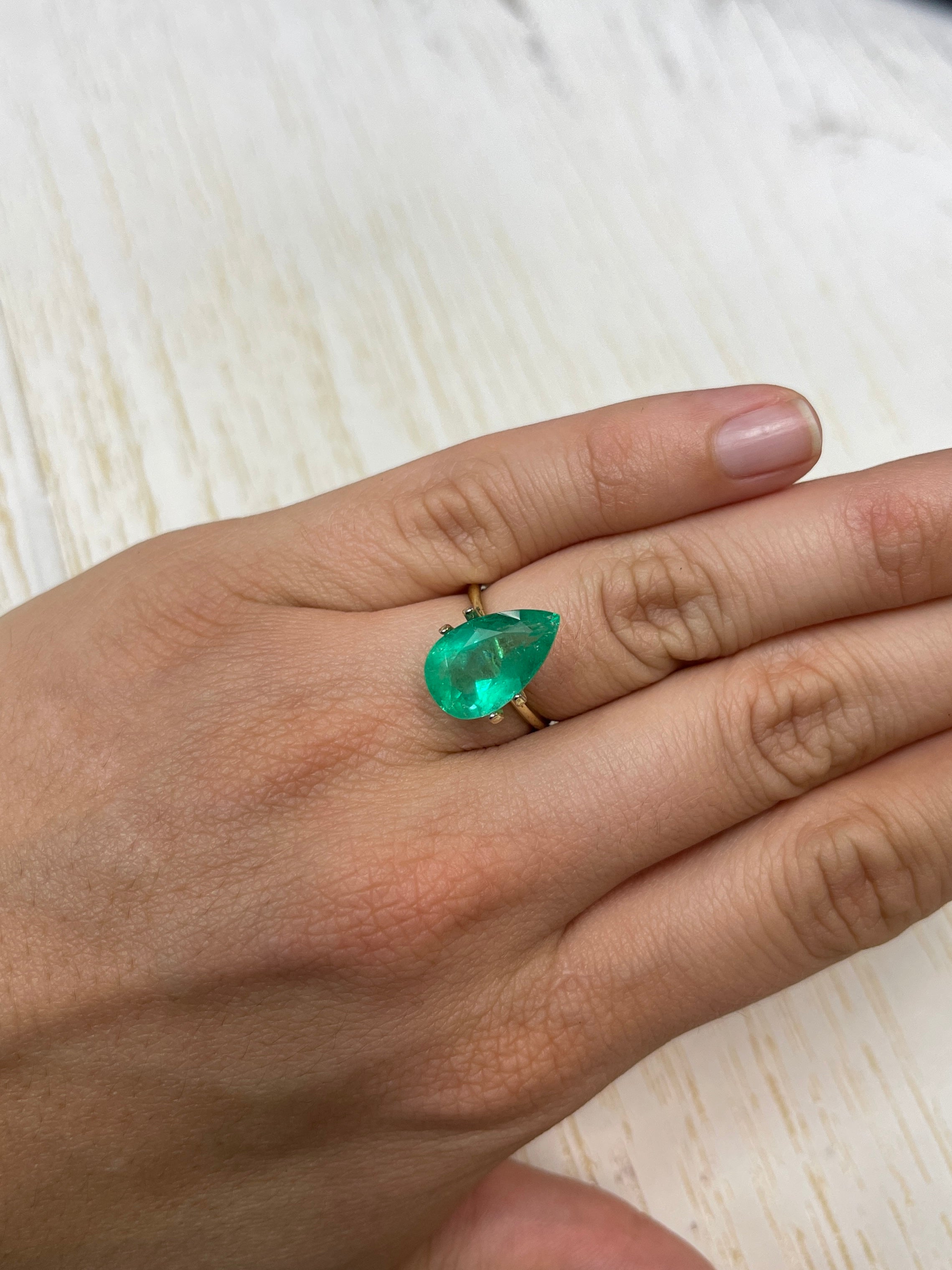 2.82 Carat Genuine Colombian Emerald - Round Shape, Green Hue