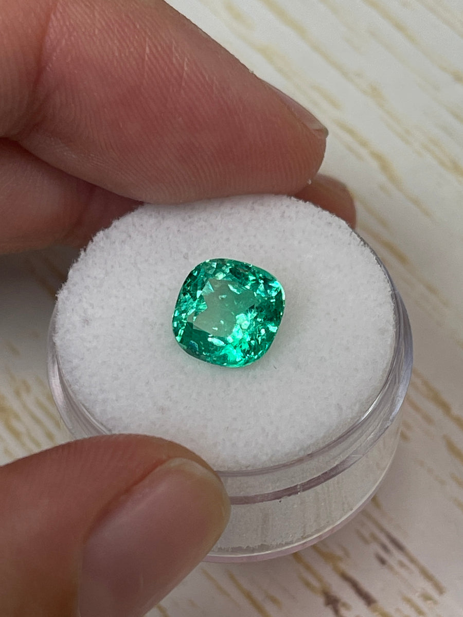Colombian Emerald Gem - 2.62 Carat - Cushion-Cut - Unmounted