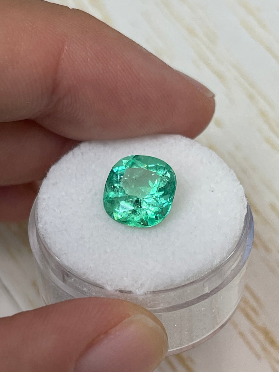 Lustrous 3.10 Carat Colombian Emerald - Beautiful Green Hue