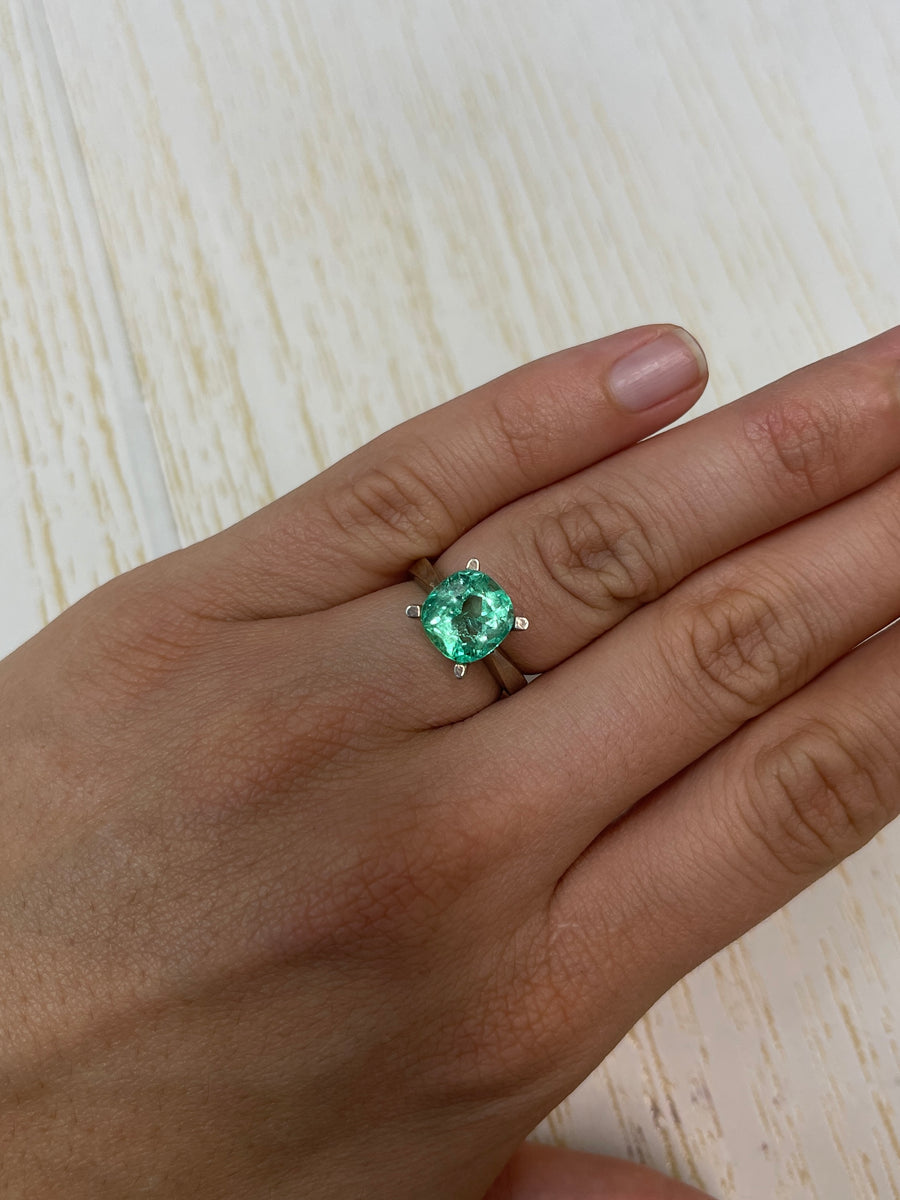 Vivid Green Colombian Emerald - Stunning 3.10 Carat Gem
