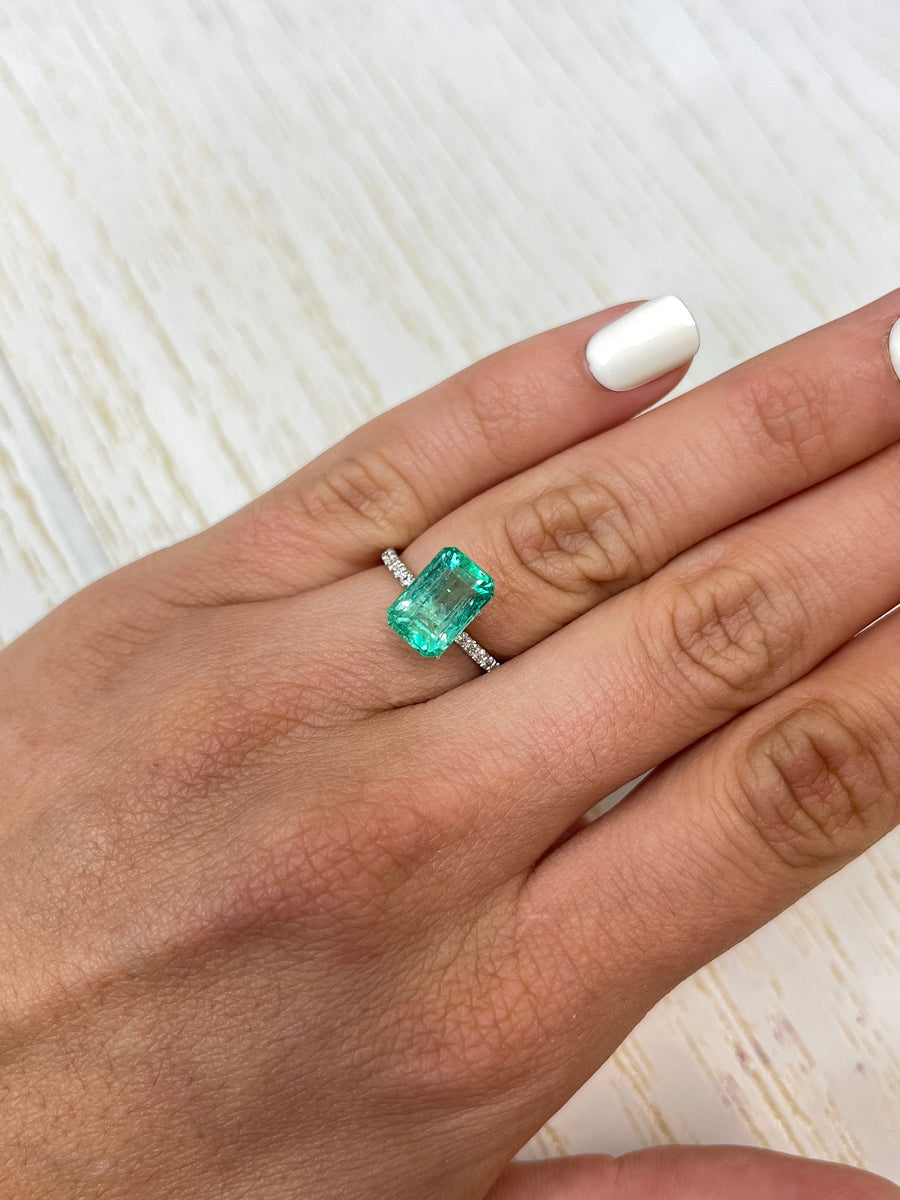 4.12 Carat Colombian Emerald - Elegant Elongated Emerald Cut